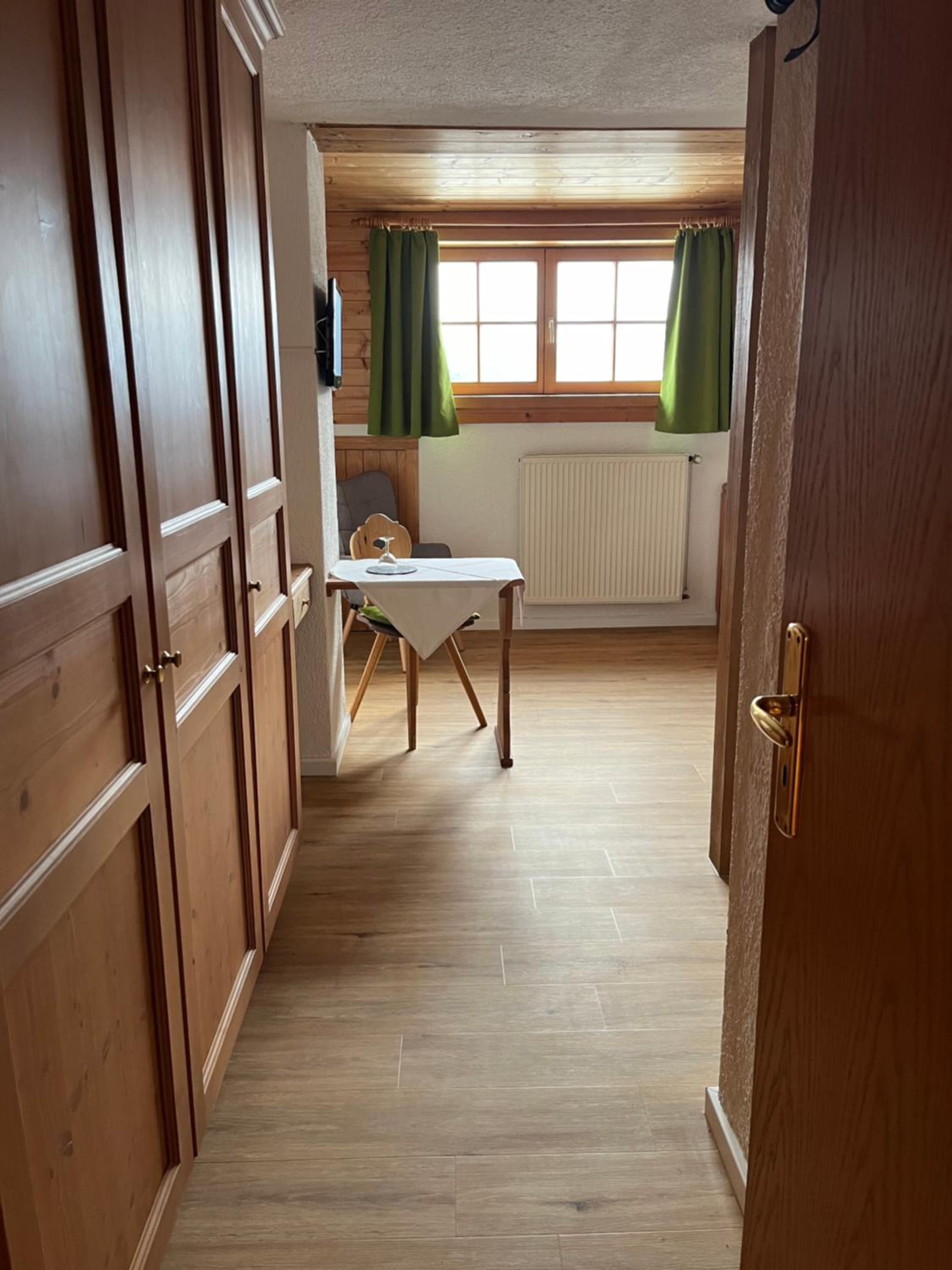 Small Twin Room photo 3