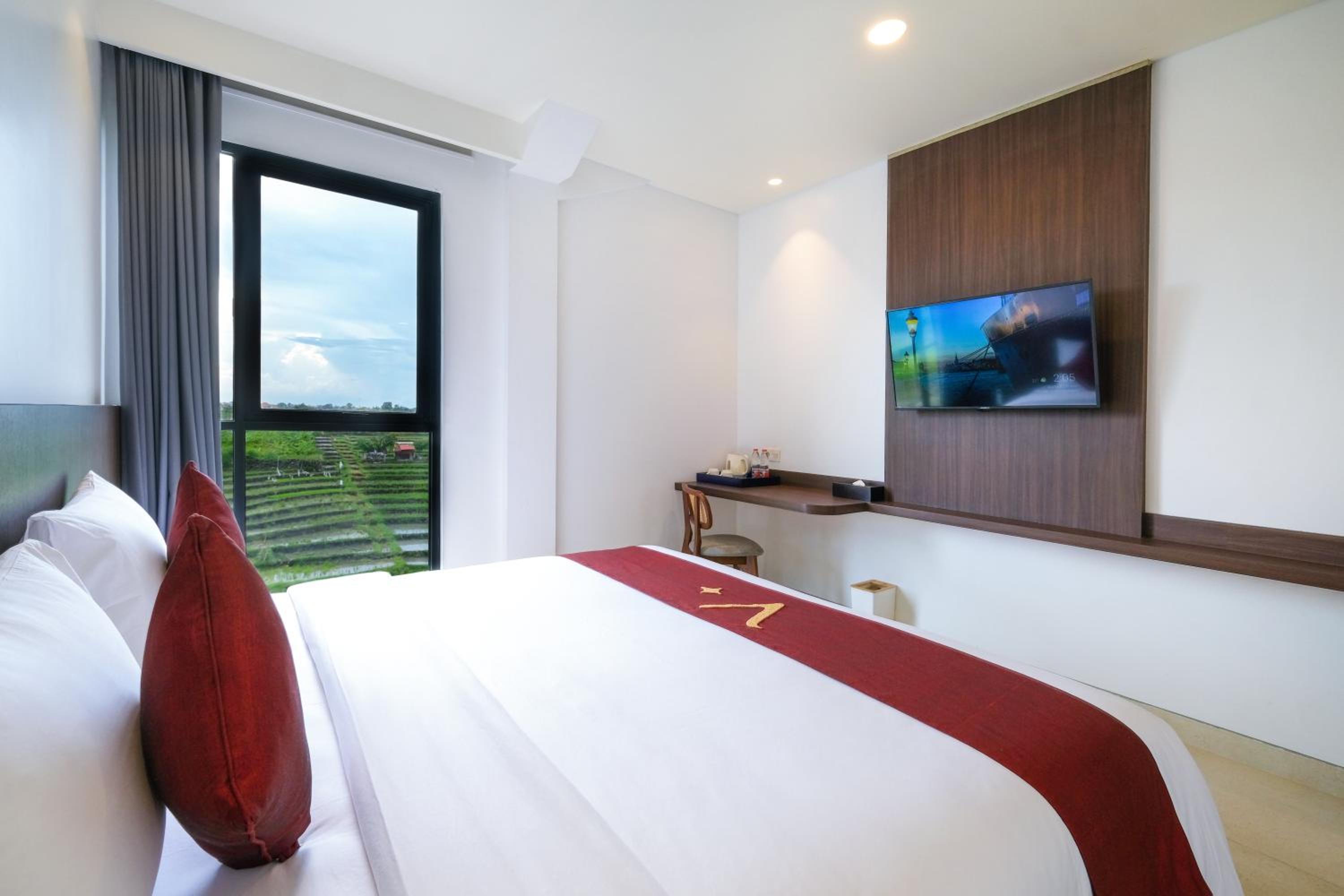 Standard King Room photo 1