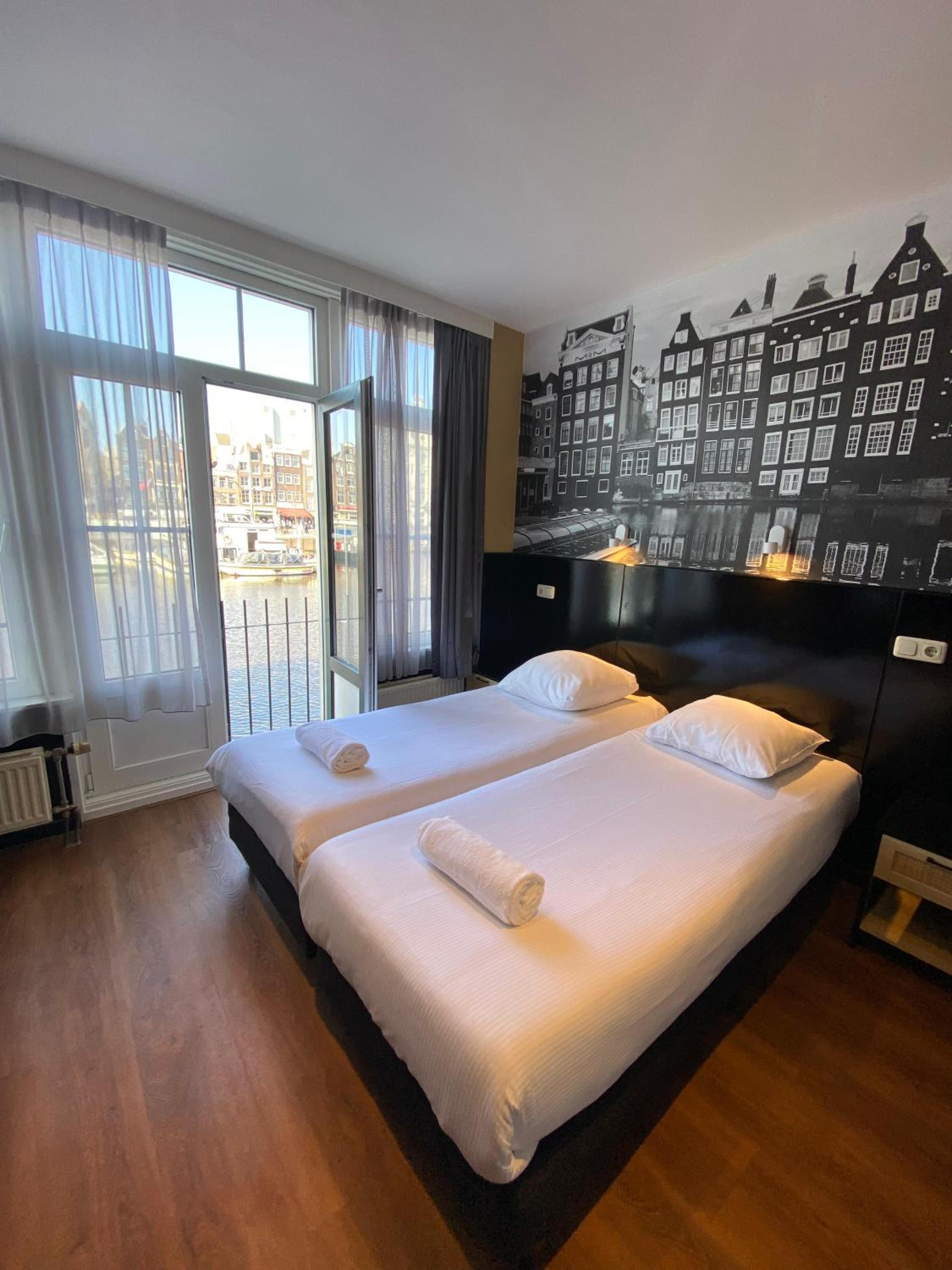 Double or Twin Room with Canal View photo 1