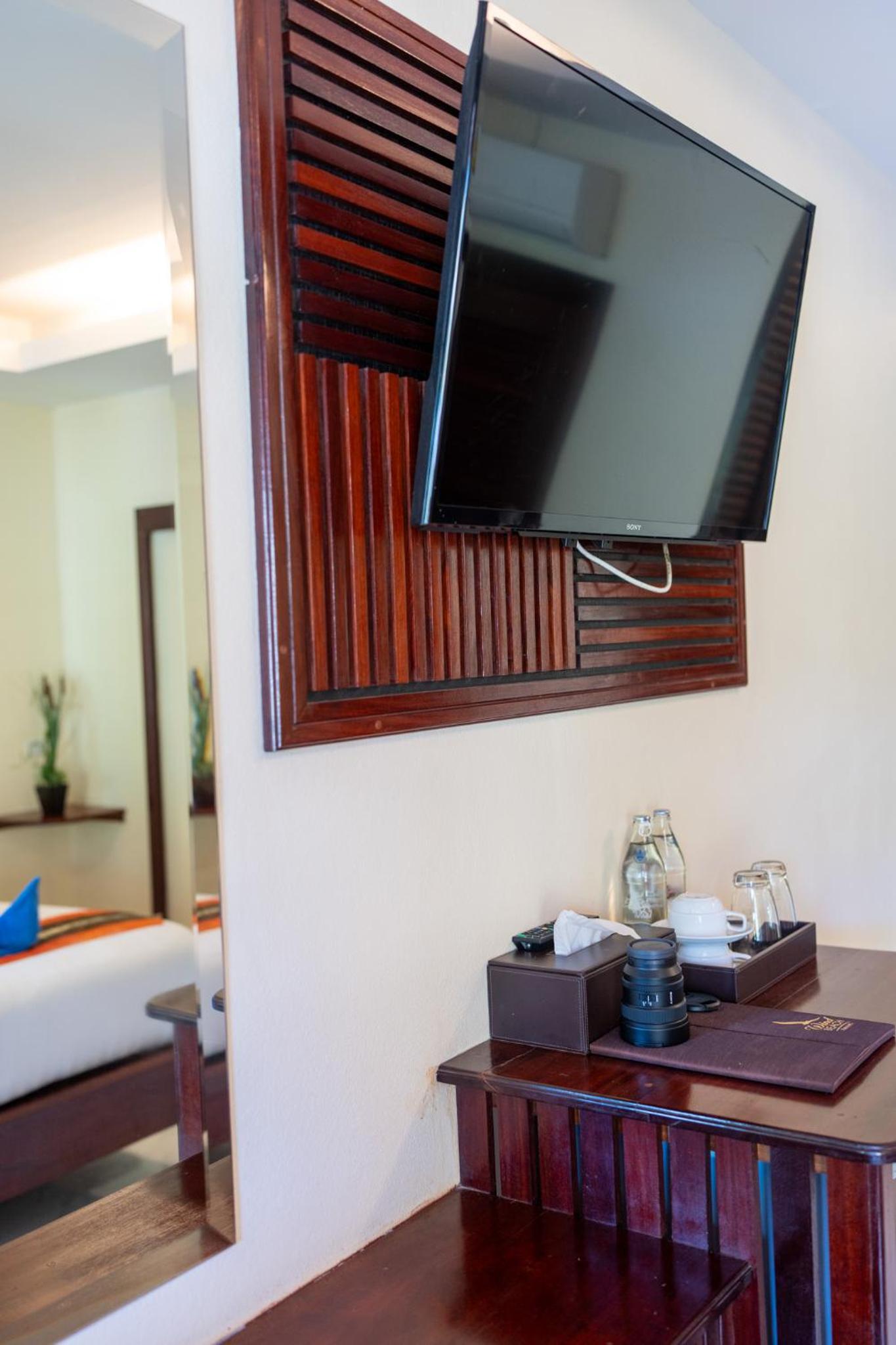 Double Room with Garden View - Photo 11