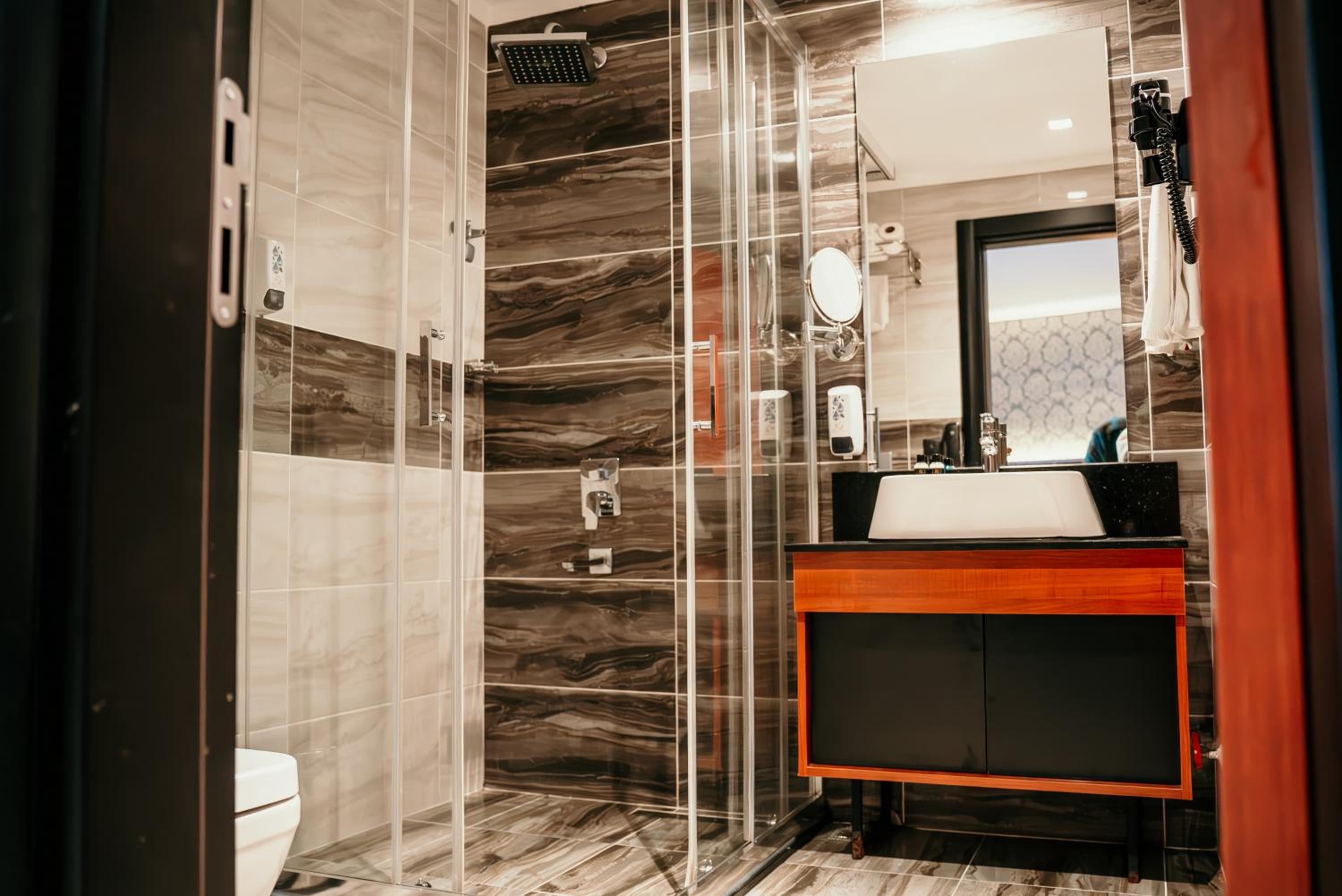Deluxe Suite photo 2