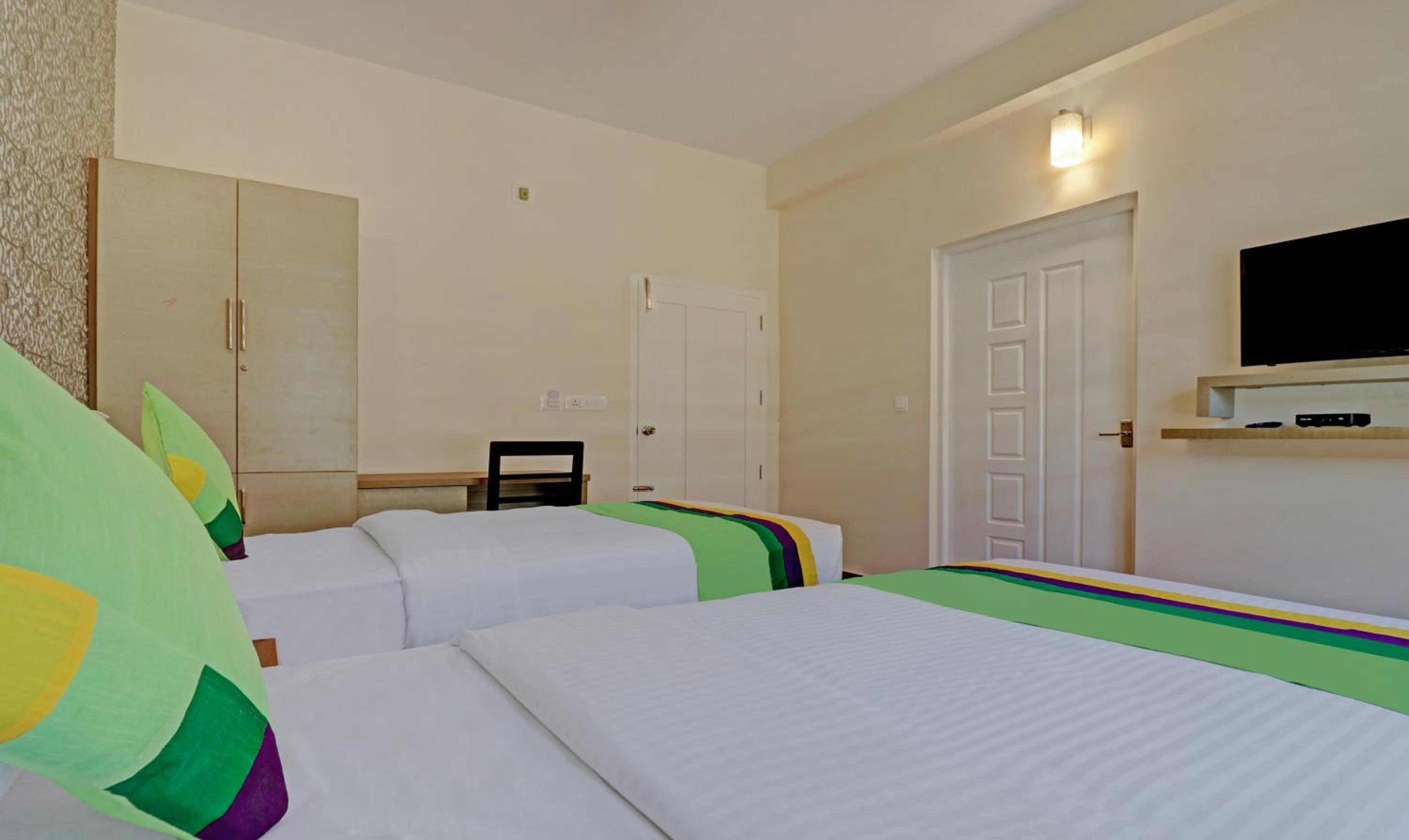 Standard Room - Photo 11