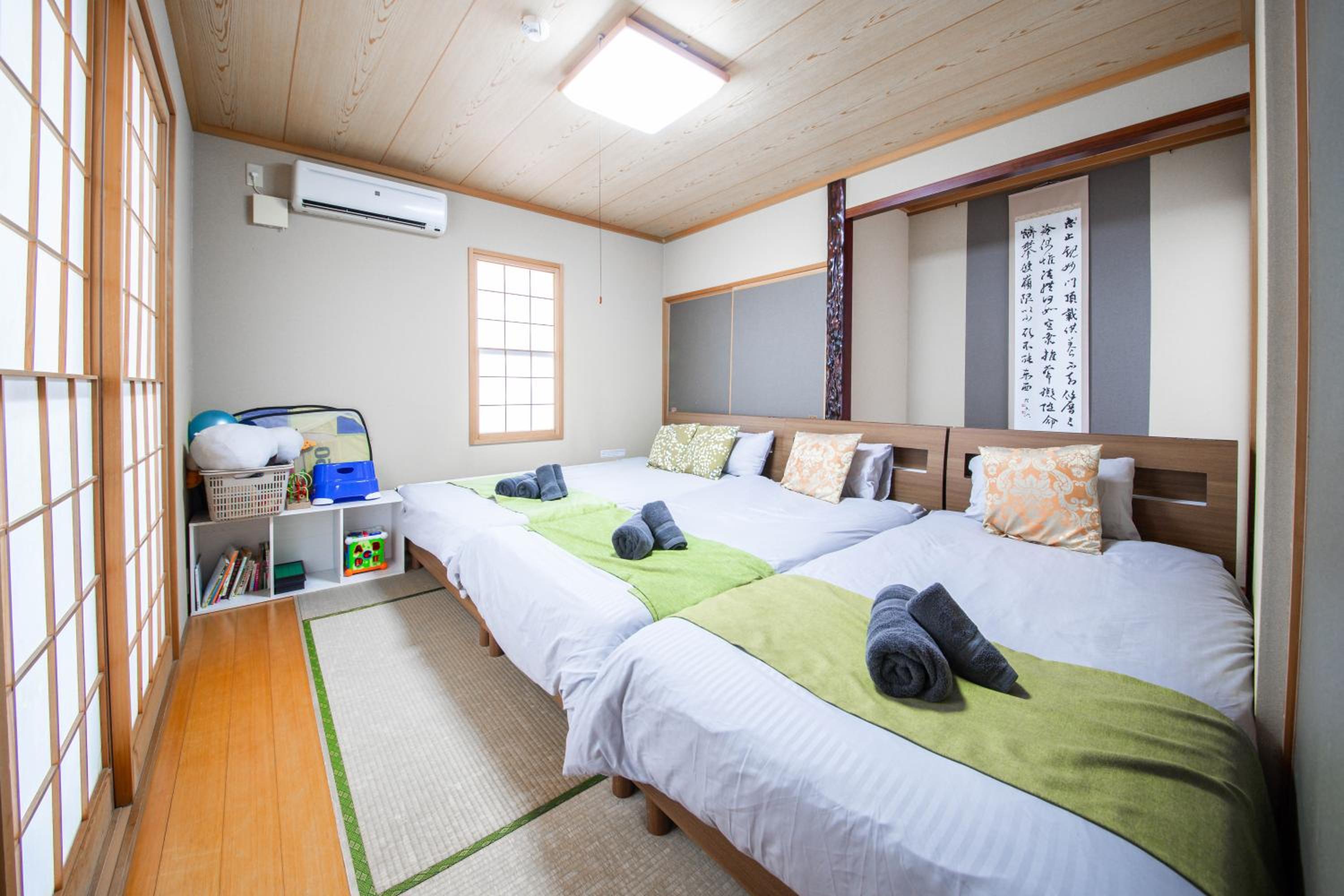 Four-Bedroom House - Photo 3