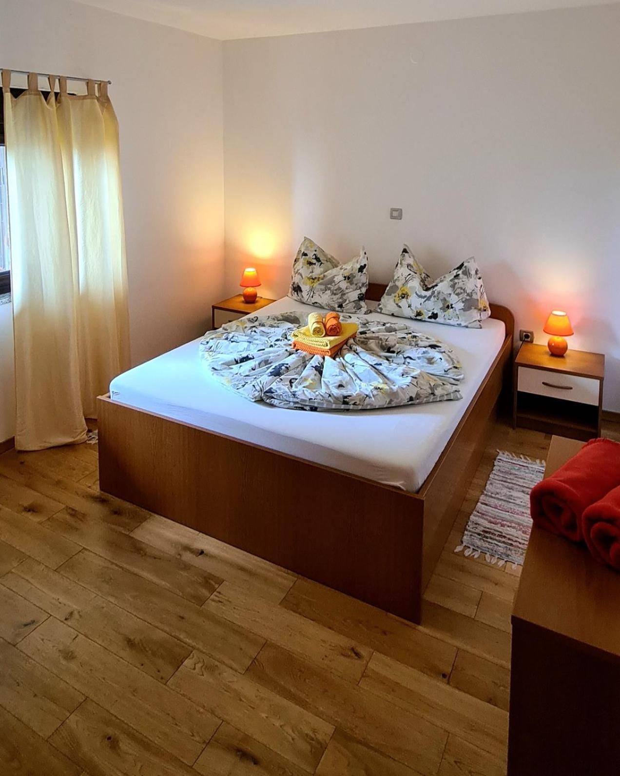 Two-Bedroom Apartment with Terrace and Sea View photo 3
