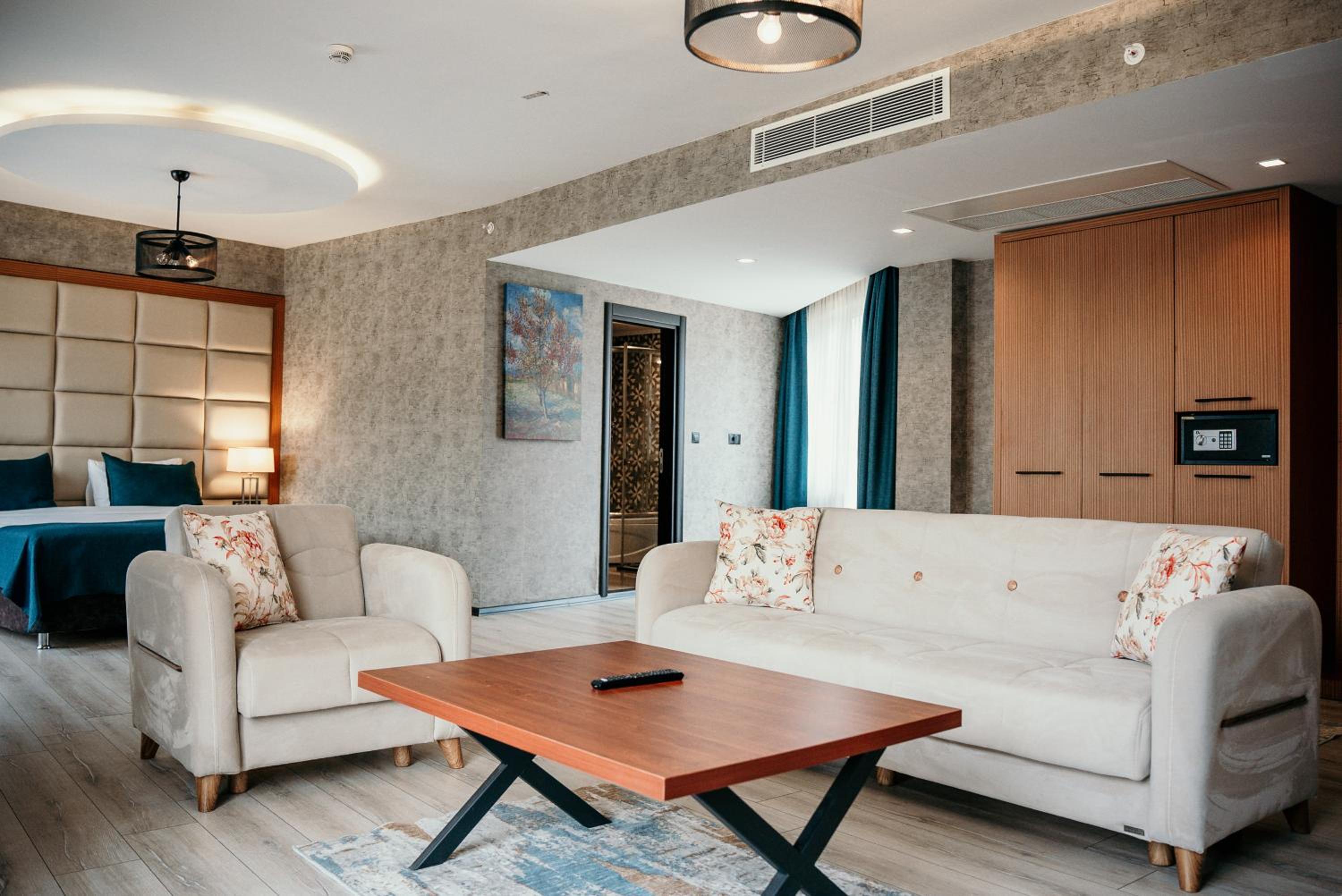 King Suite photo 2