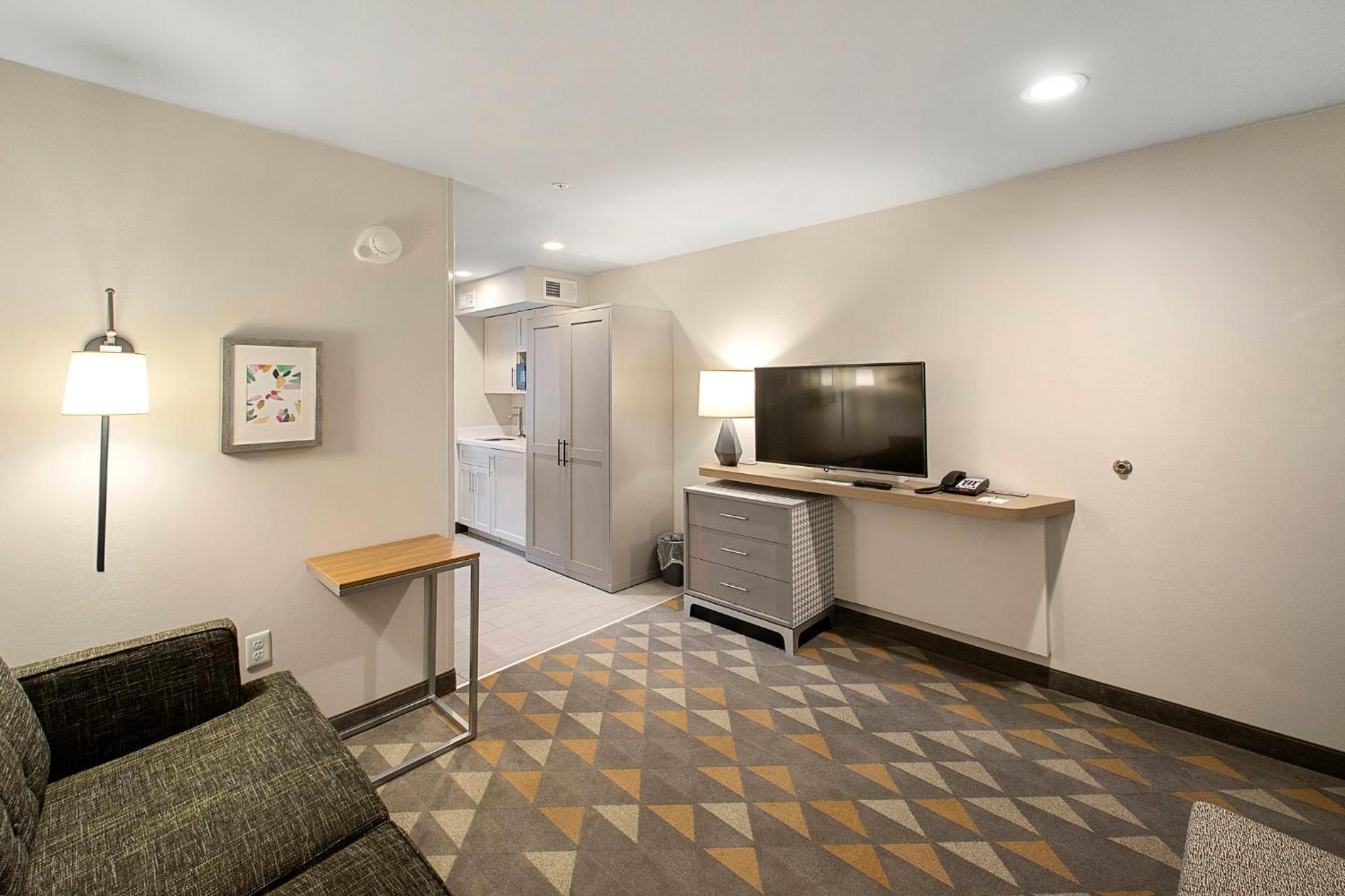 King Suite - Hearing Accessible/Non-Smoking