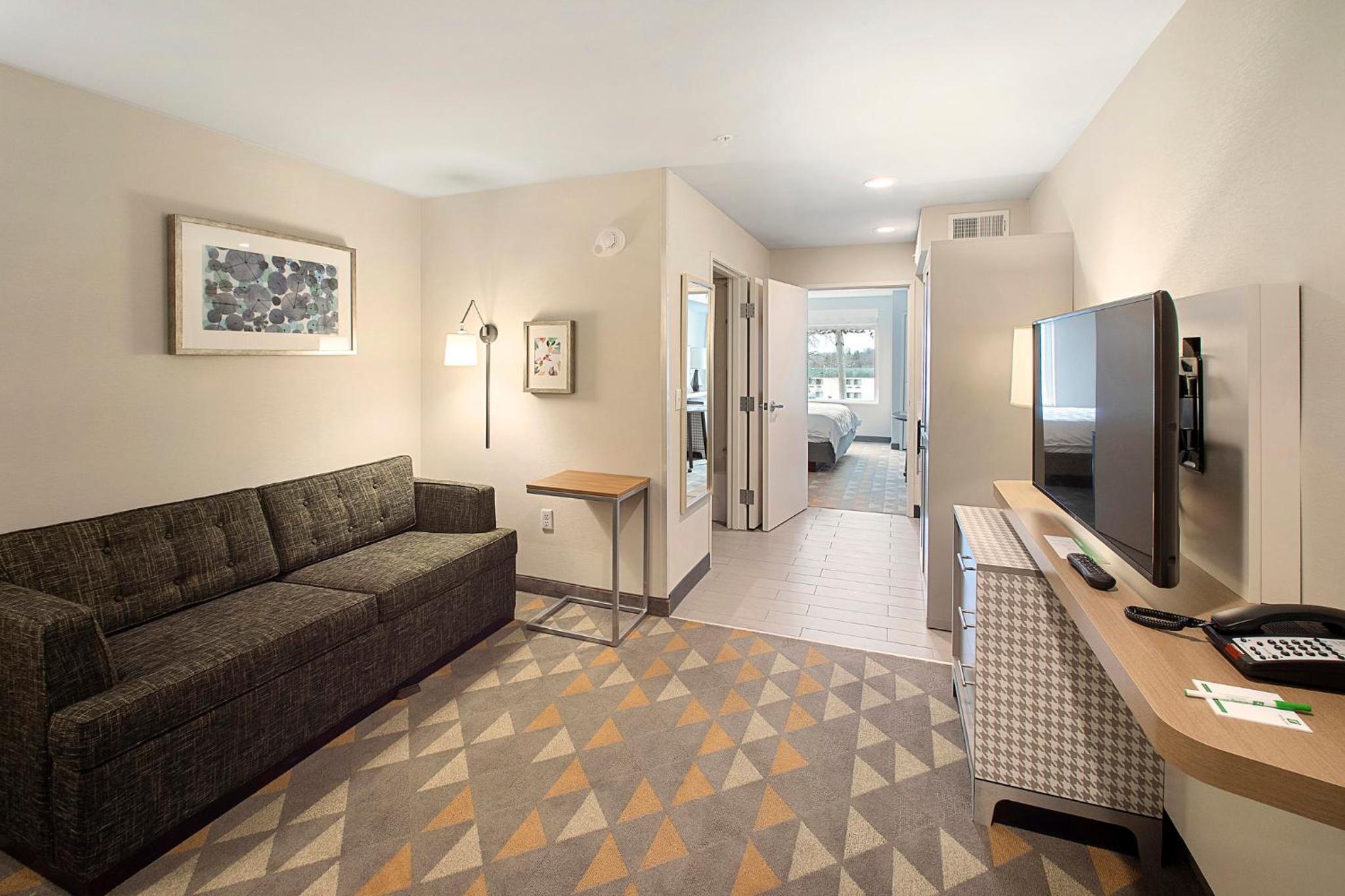 King Suite - Hearing Accessible/Non-Smoking photo 3