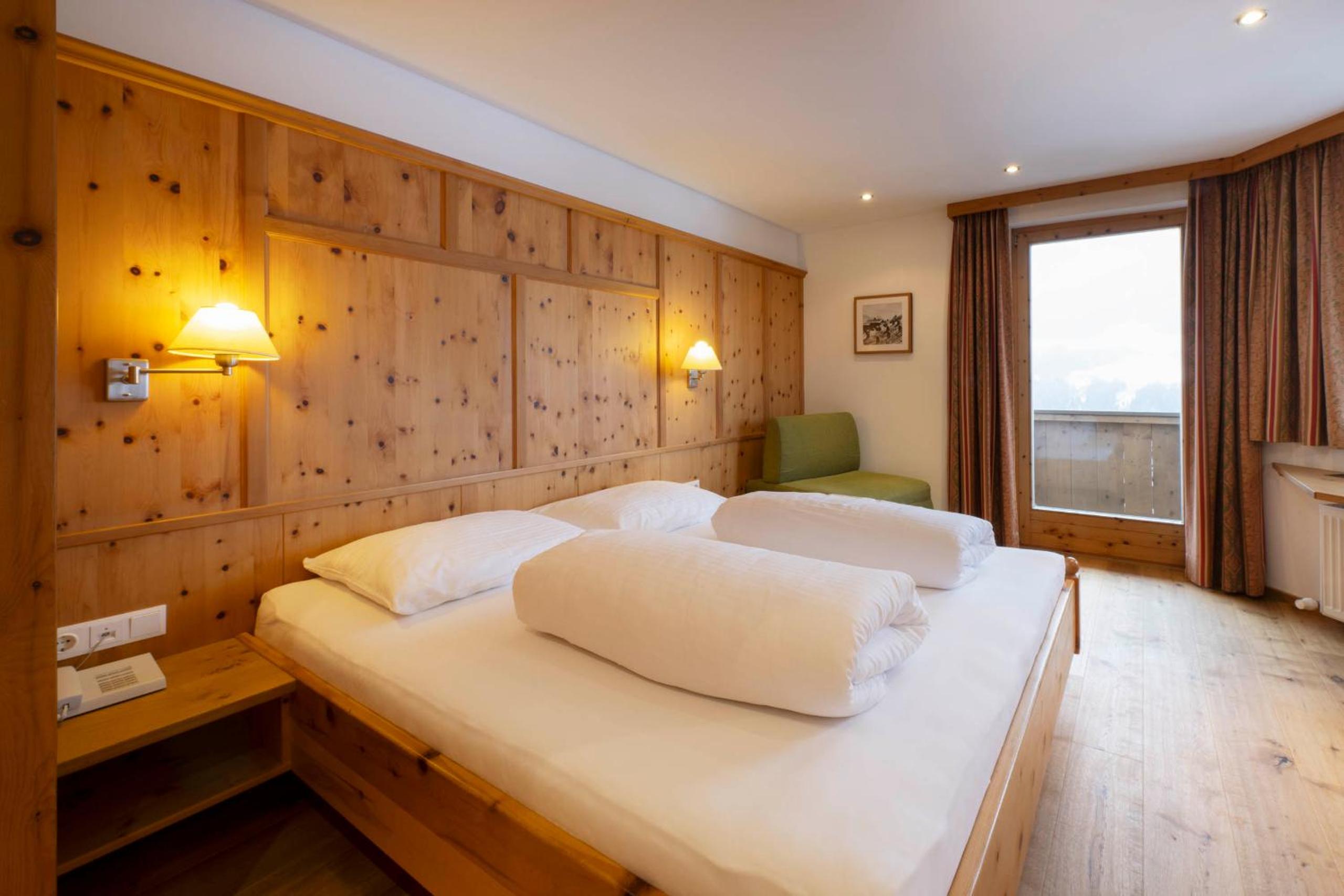 Deluxe Double Room with Balcony - Photo 1