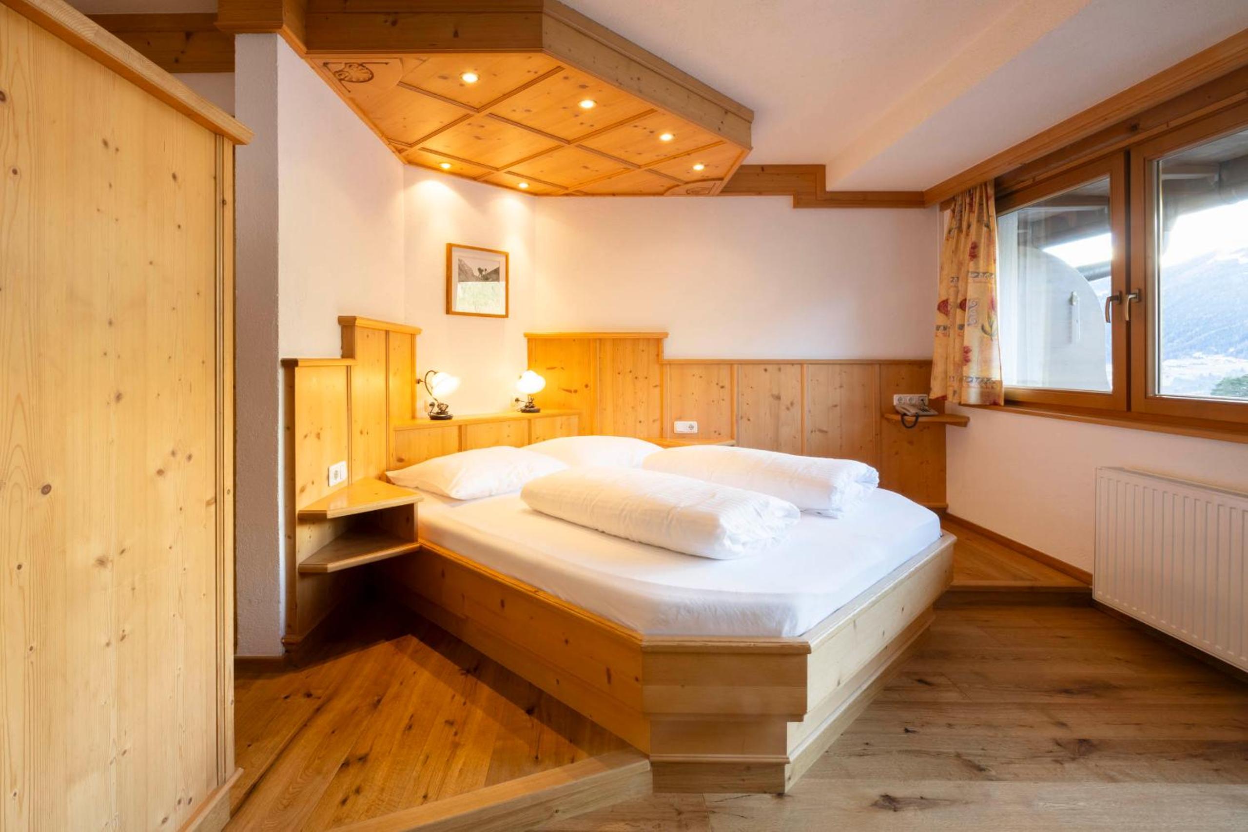 Deluxe Double or Twin Room photo 1