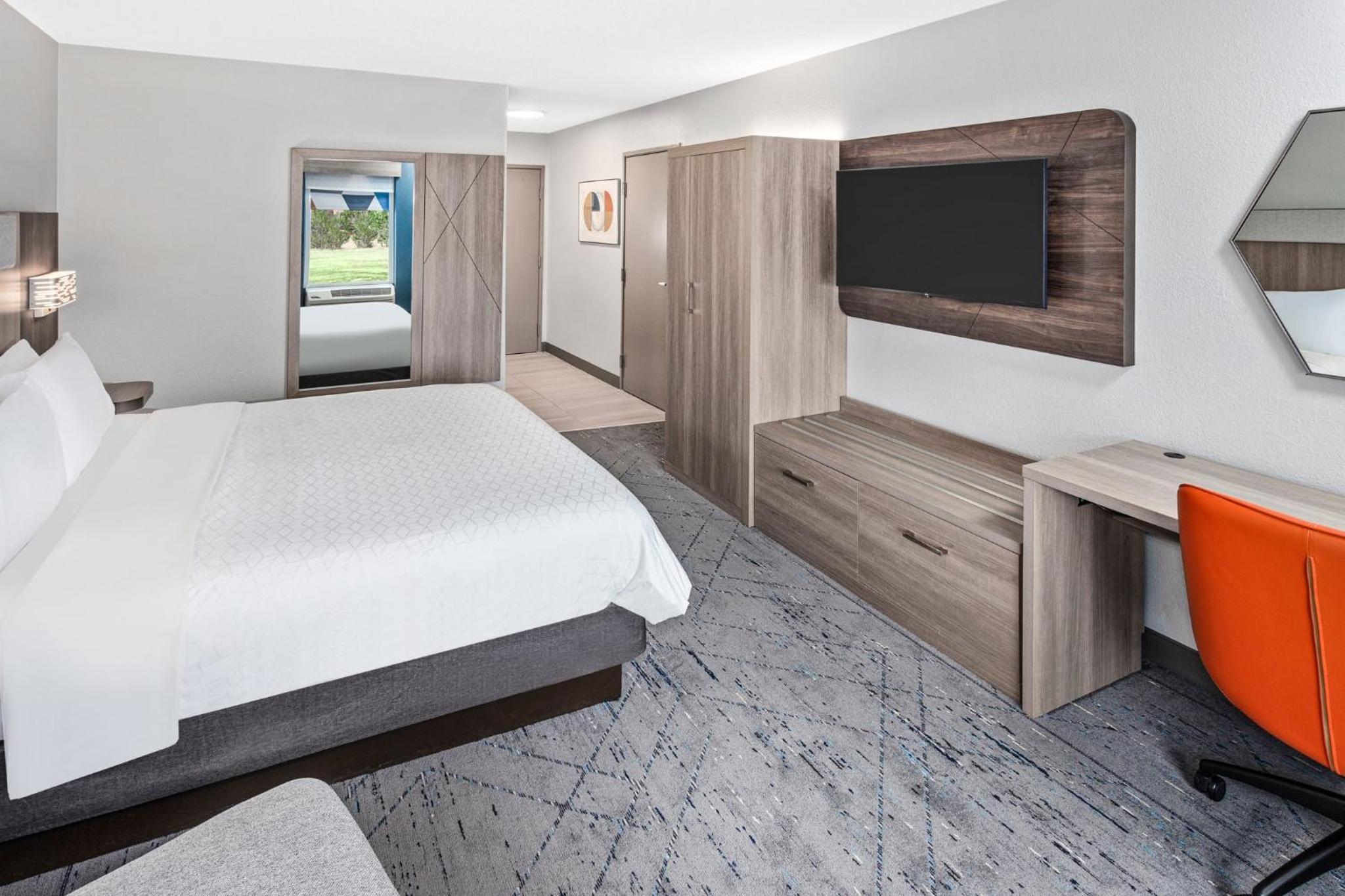 King Room - Mobility Access/Hearing Accessible
