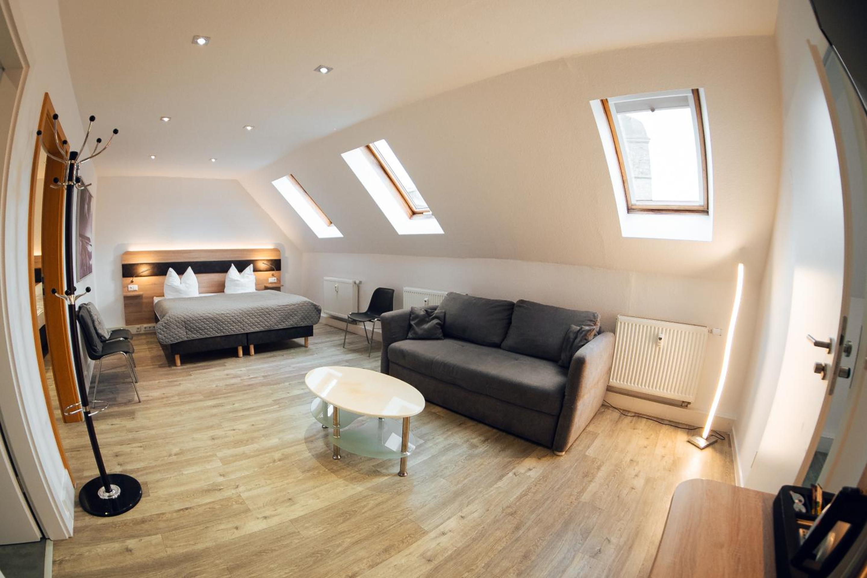 One-Bedroom Suite - Photo 32