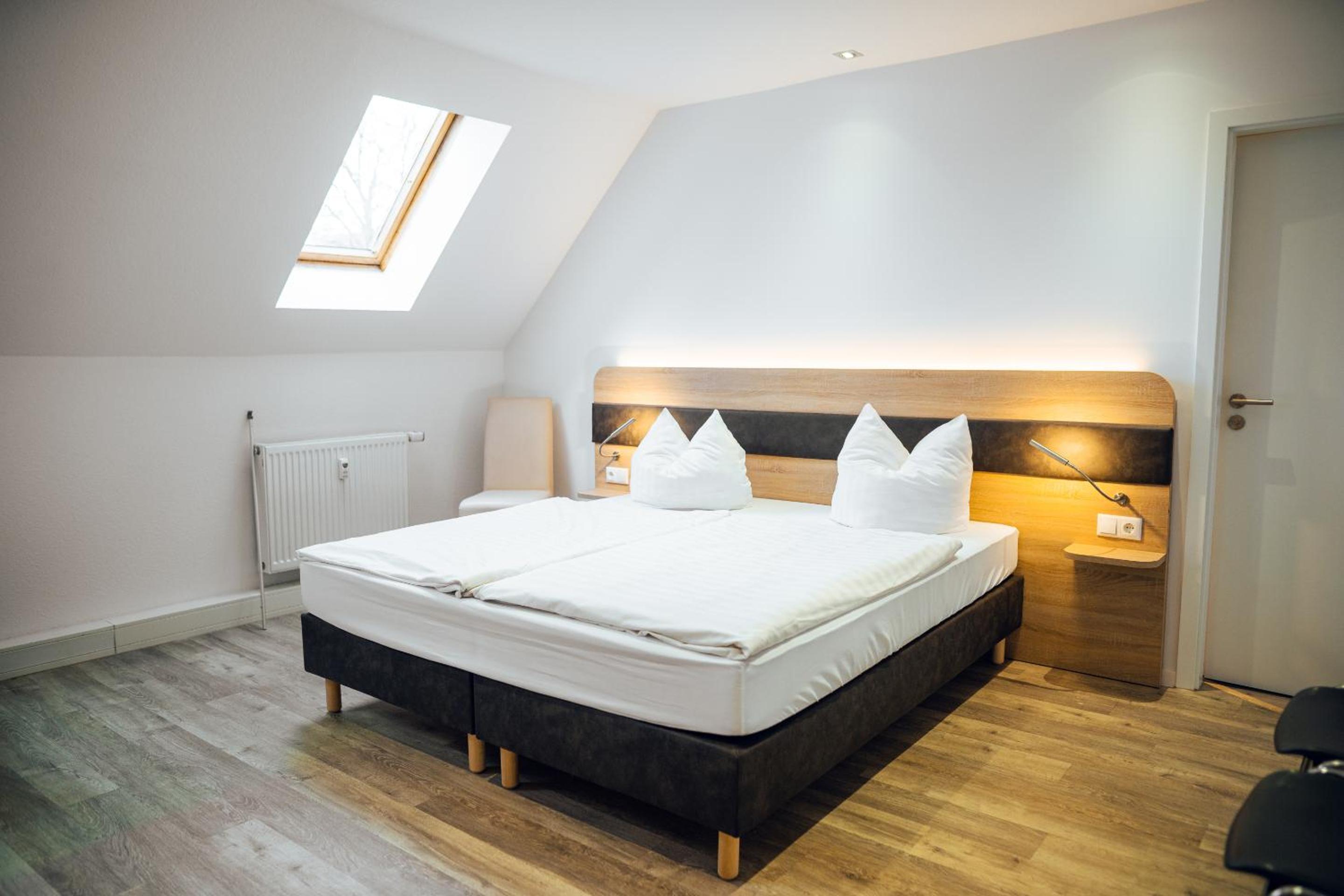 Deluxe Triple Room - Photo 10