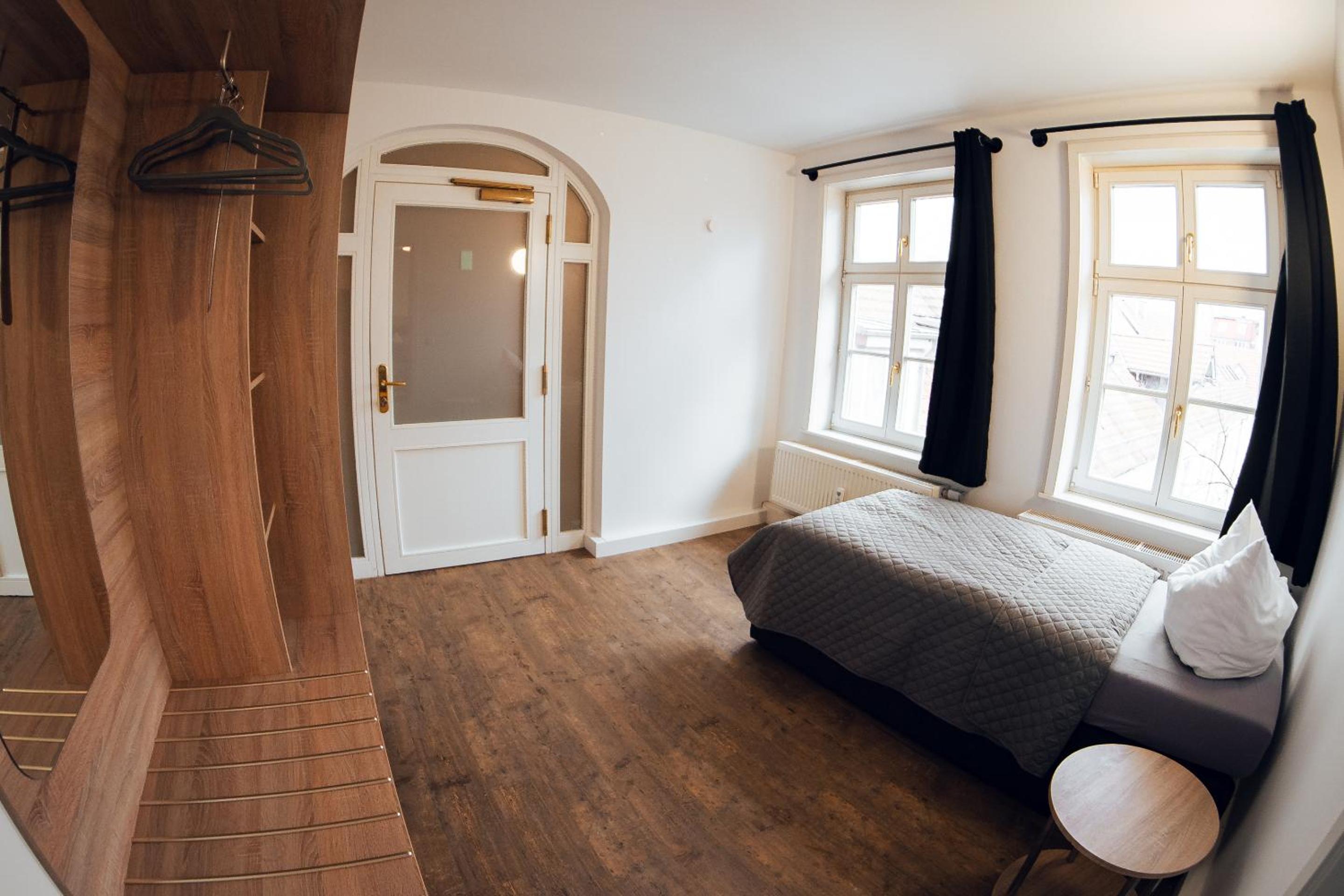 One-Bedroom Suite - Photo 29
