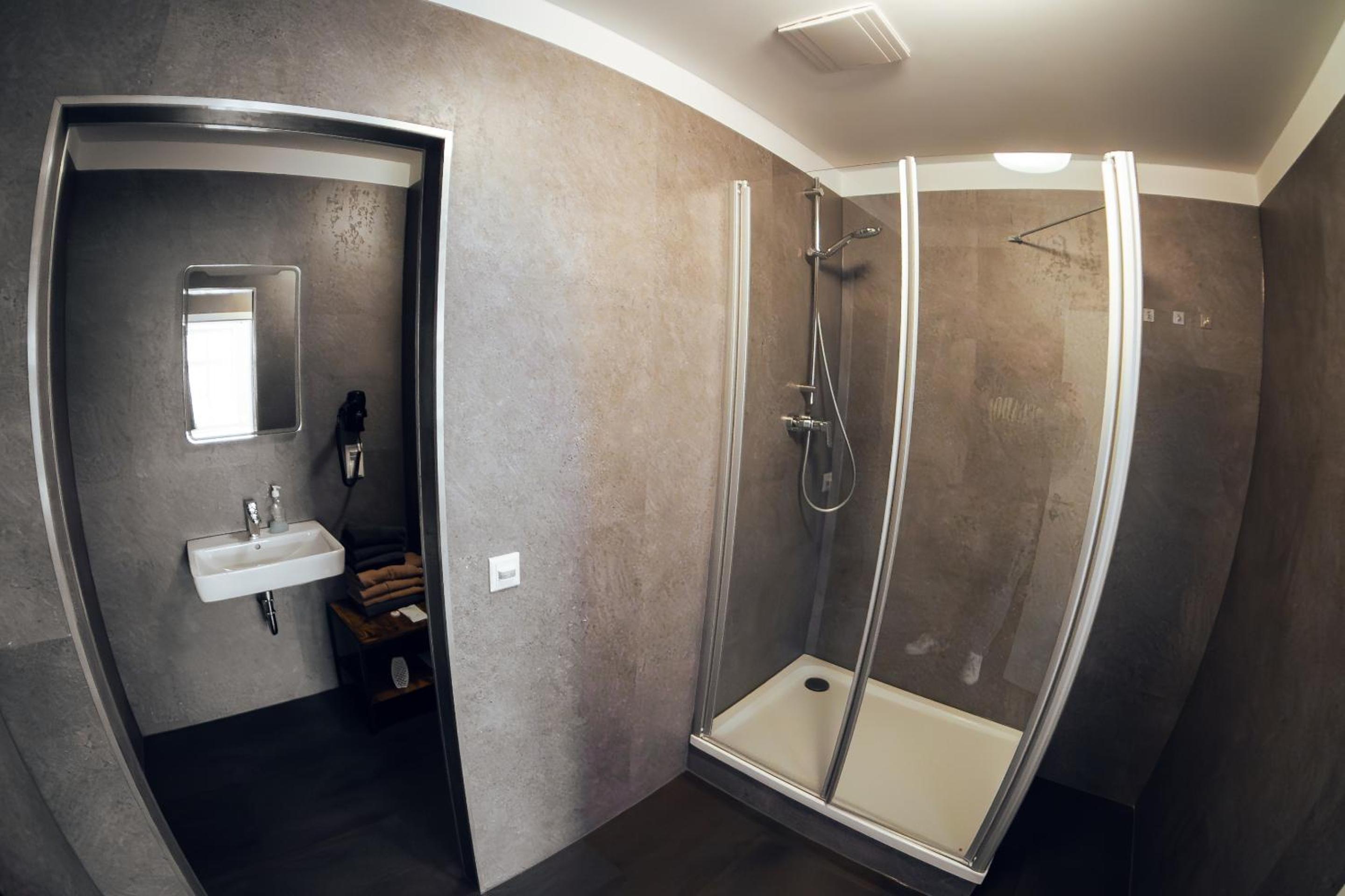 One-Bedroom Suite - Photo 24