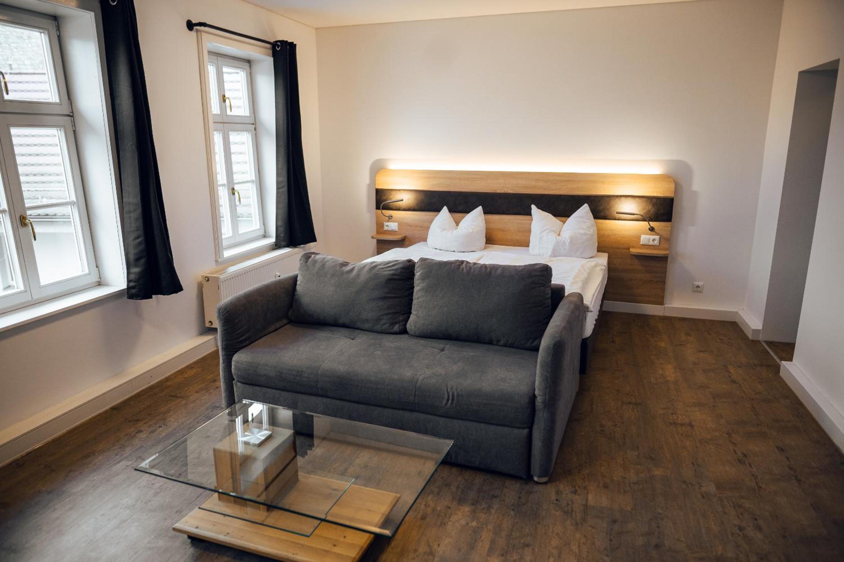 One-Bedroom Suite - Photo 17