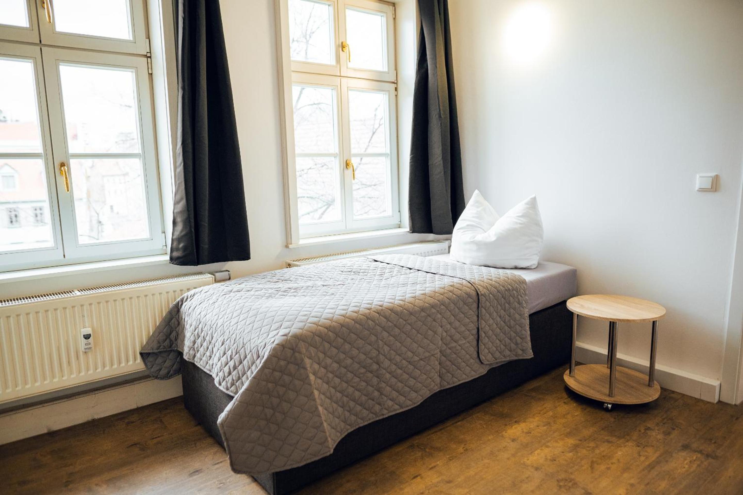 One-Bedroom Suite - Photo 13