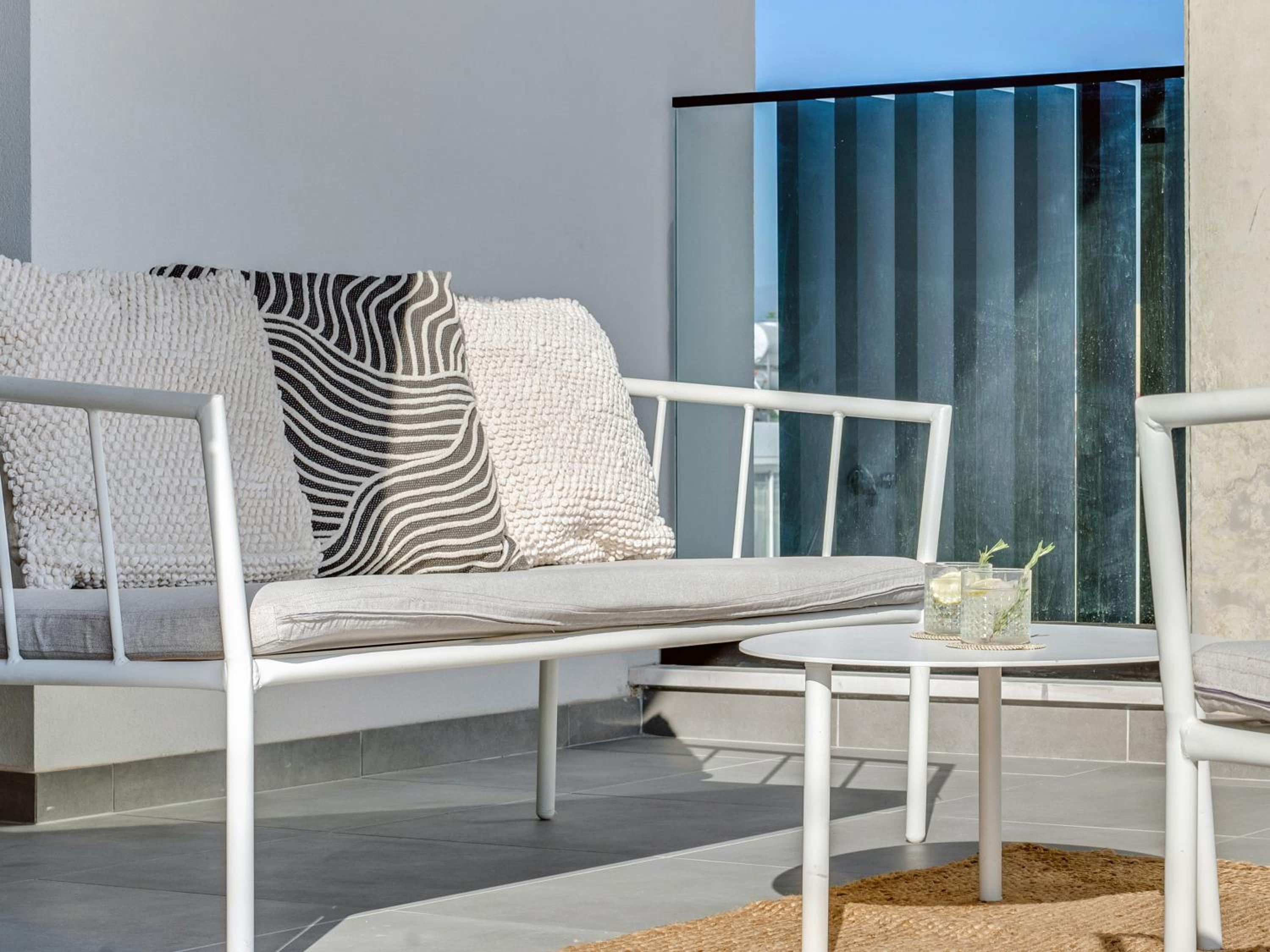 Drei-Zimmer-Apartment mit Gemeinschaftspool