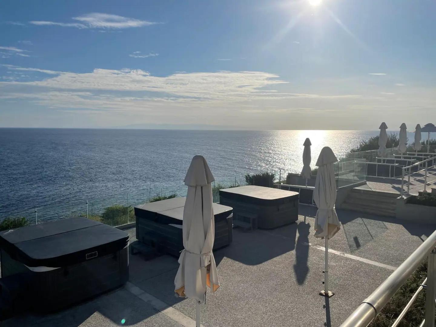 Apartment with Sea View - Photo 11