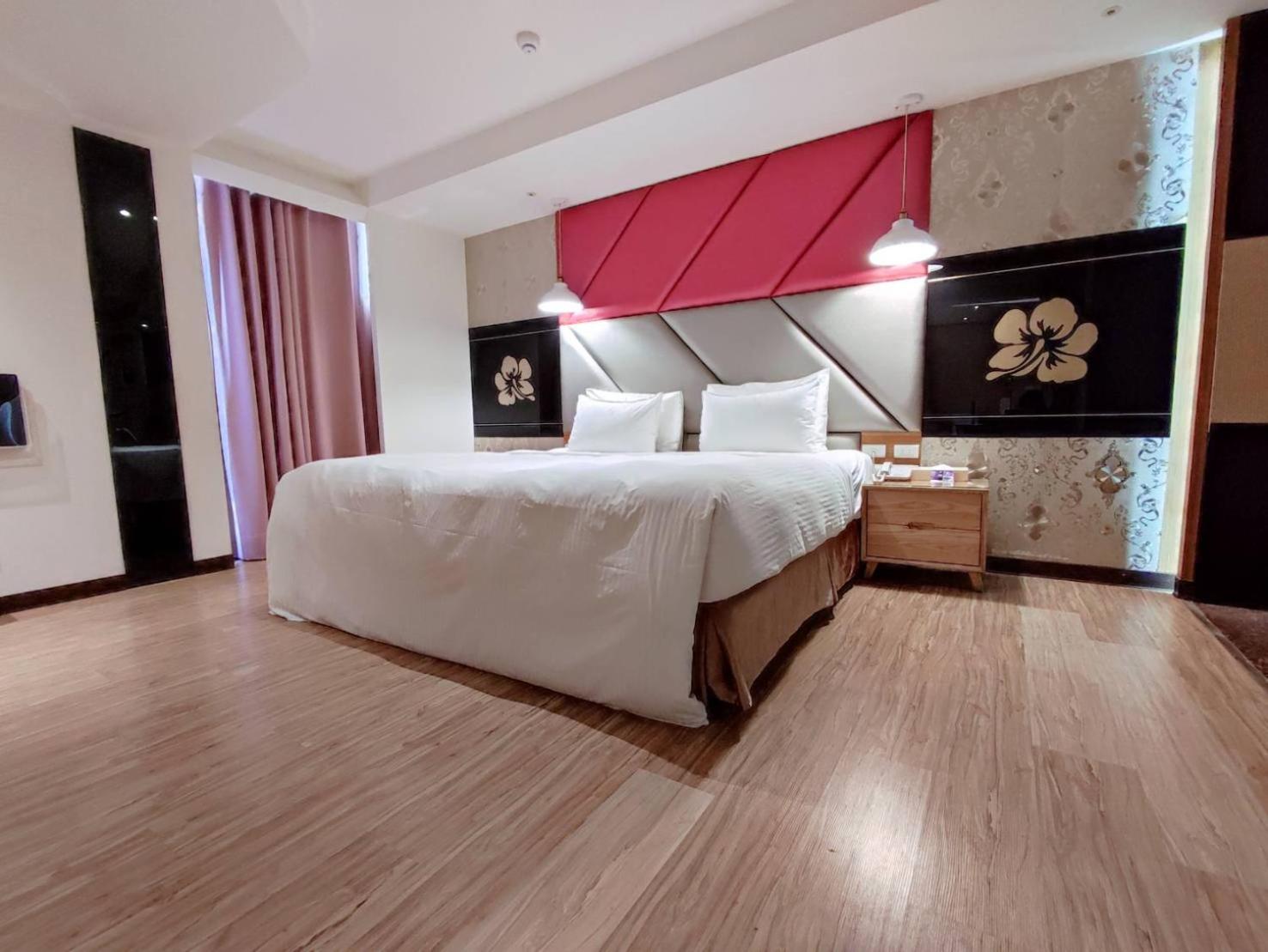 Deluxe Double Suite (Check-in after 22:00) - Photo 7