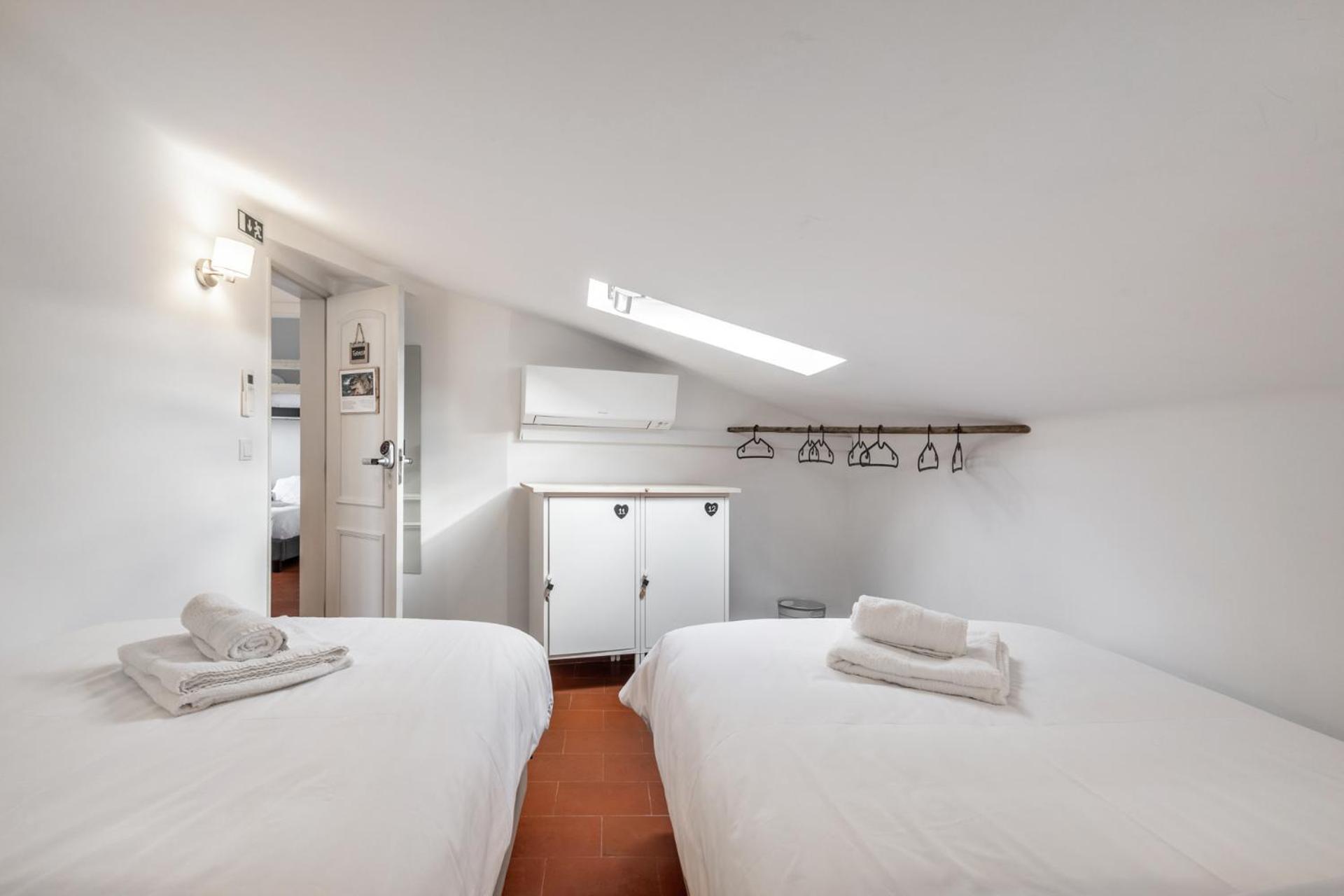 Twin Room with Shared Bathroom photo 1