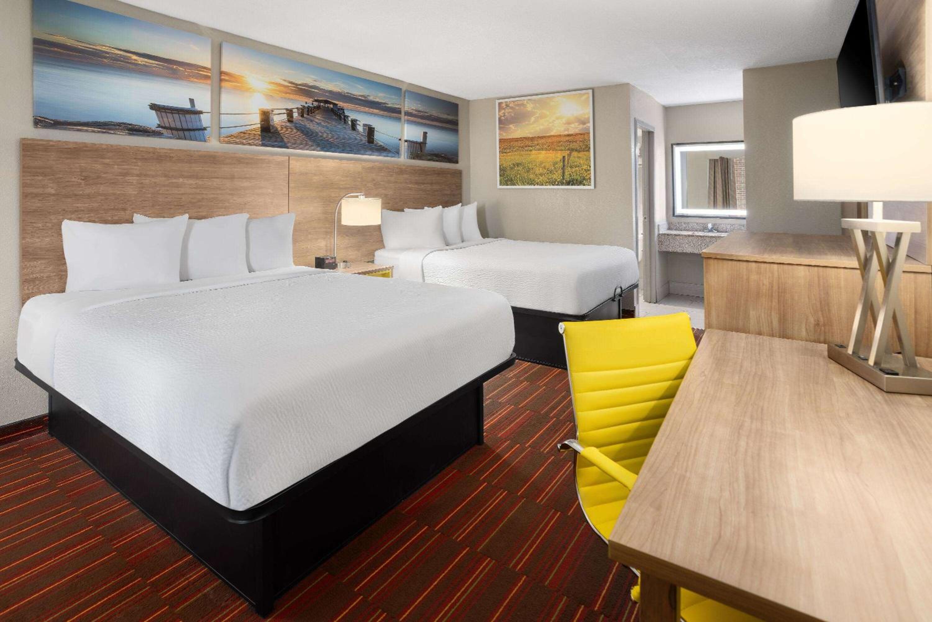 Deluxe Double Room with Two Double Beds - Non-Smoking - Photo 1