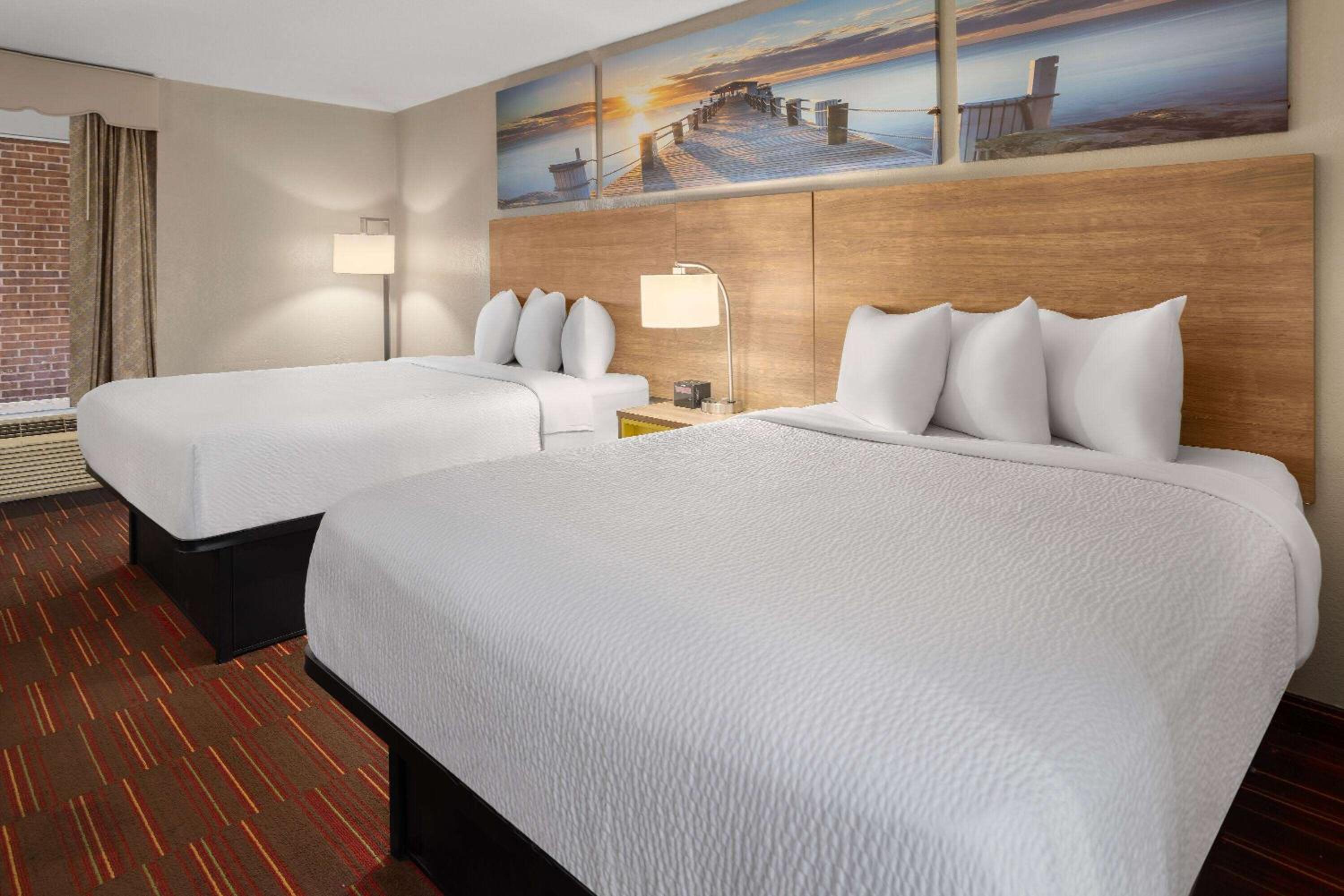 Double Room with Two Double Beds - Smoking - Photo 1