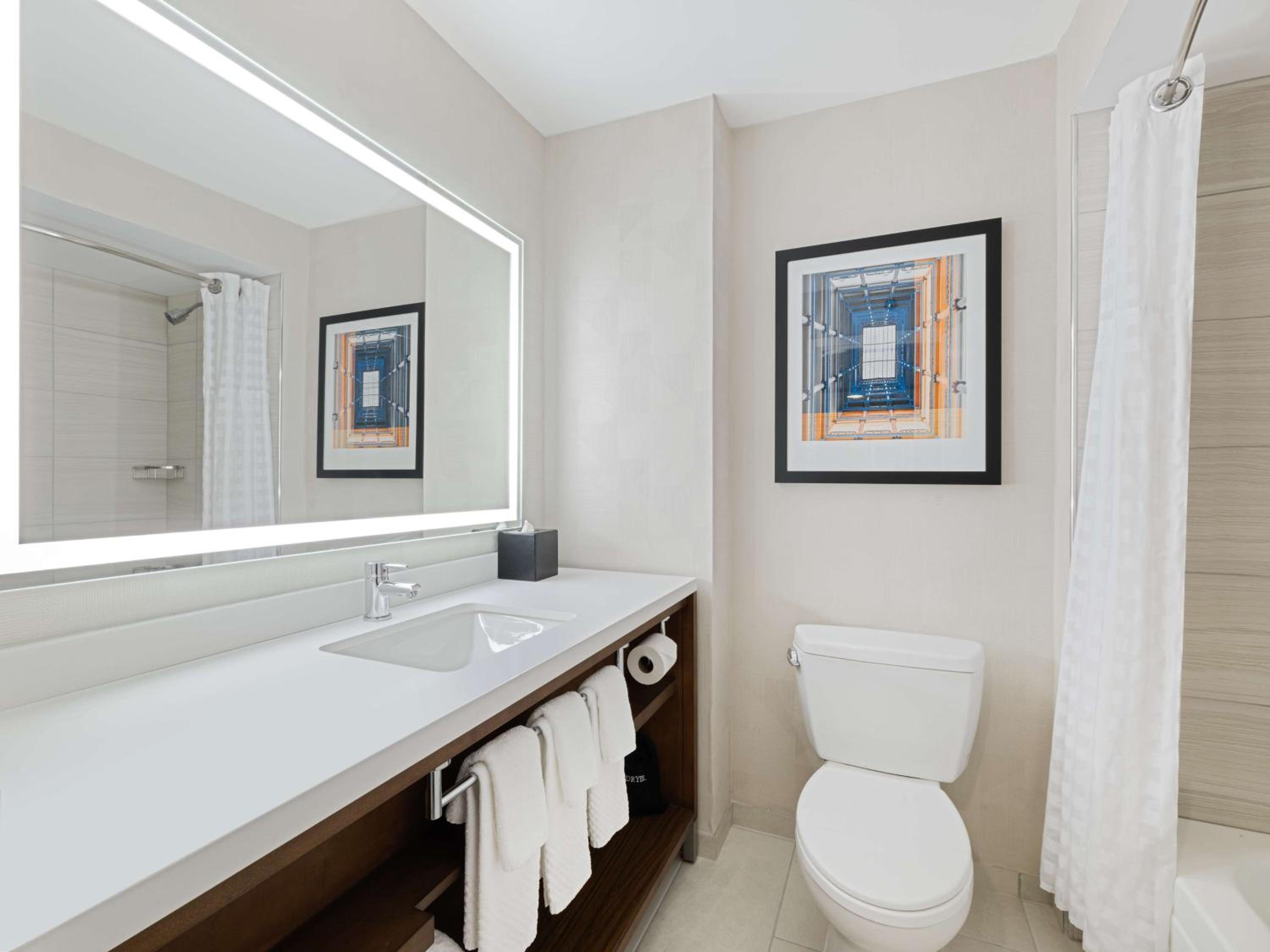 Suite with Two Double Beds - Non-Smoking - Photo 4