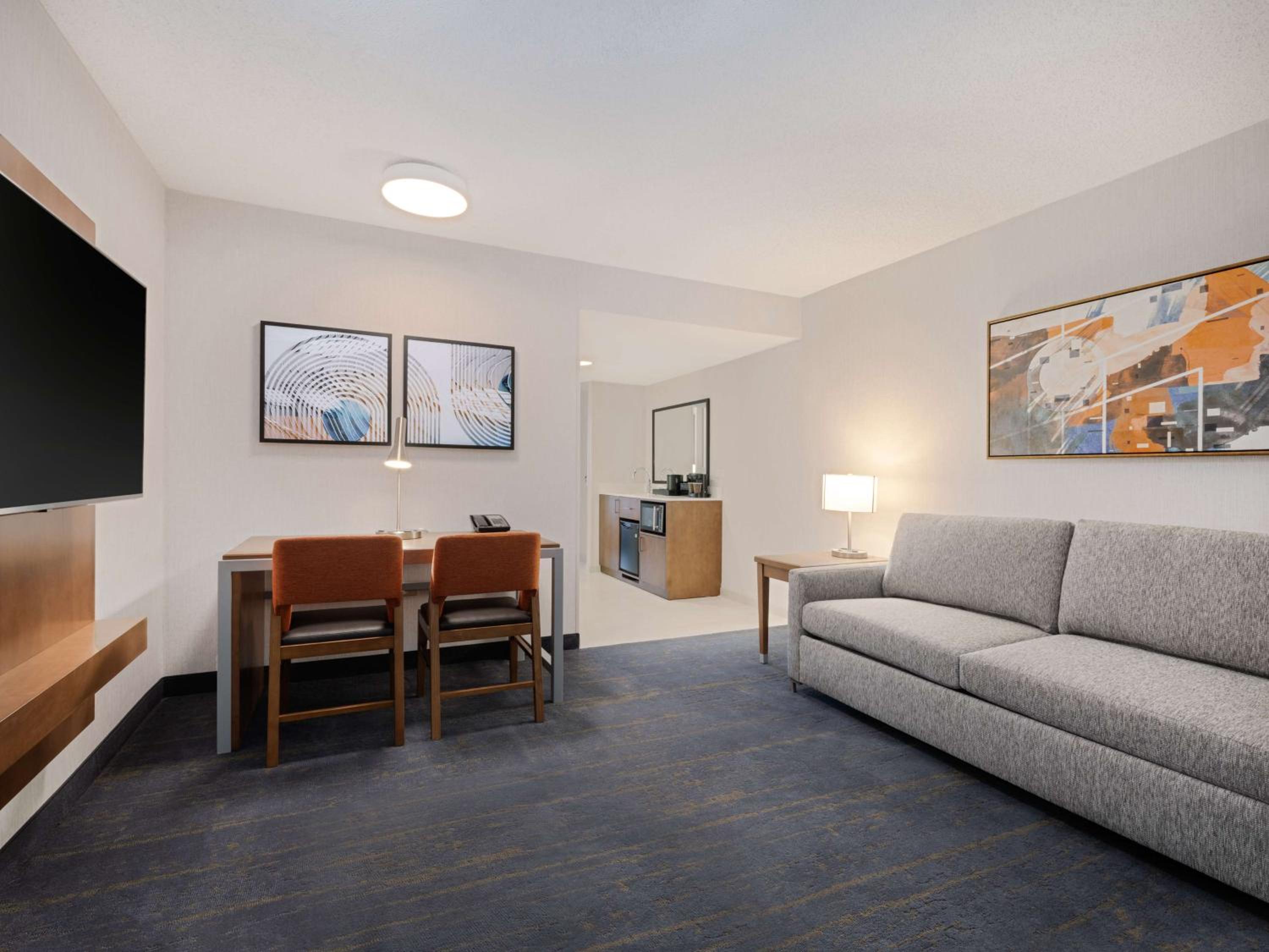 King Room - Mobility Access/Non-Smoking - Photo 4