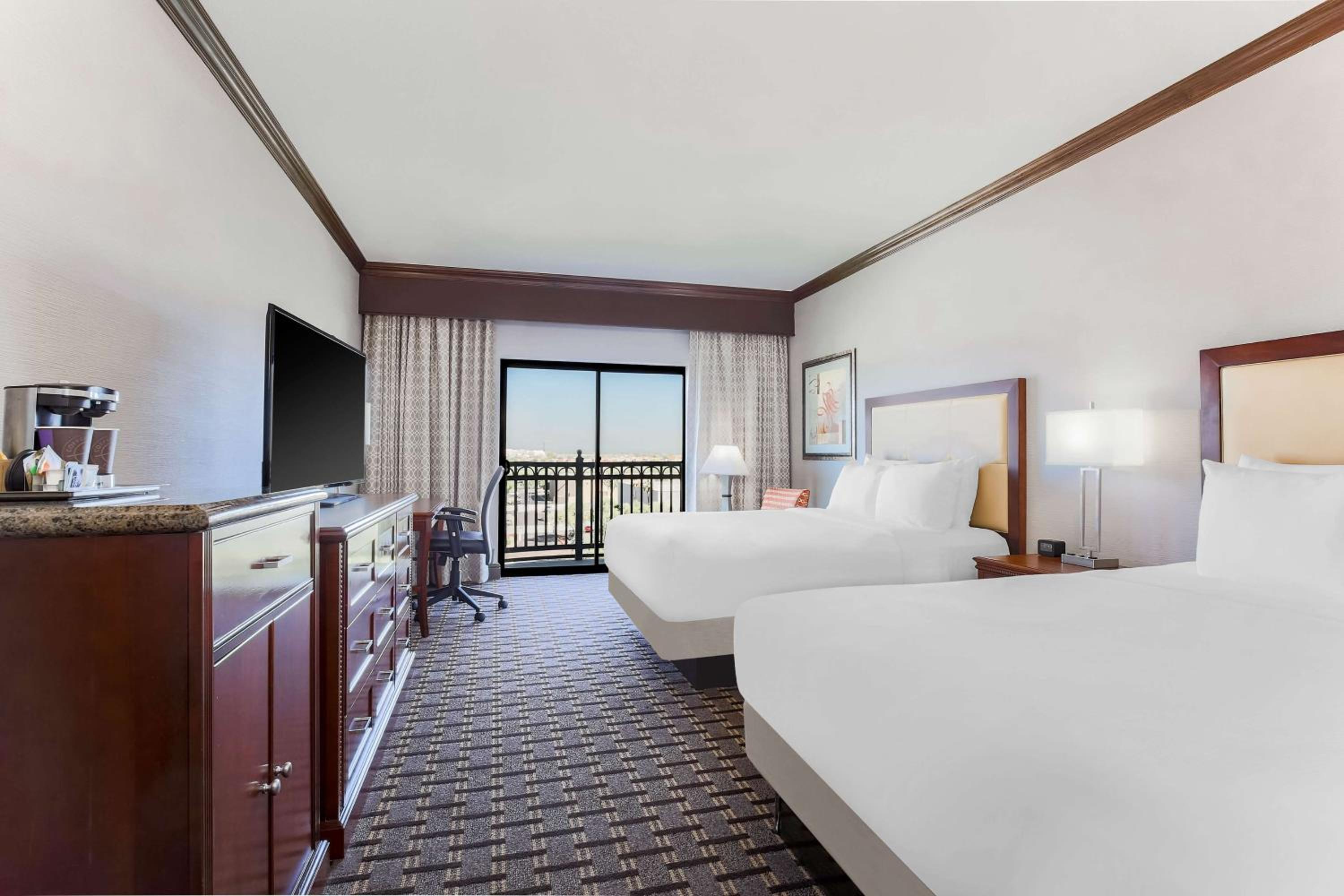 Queen Room with Two Queen Beds and Balcony - Photo 3