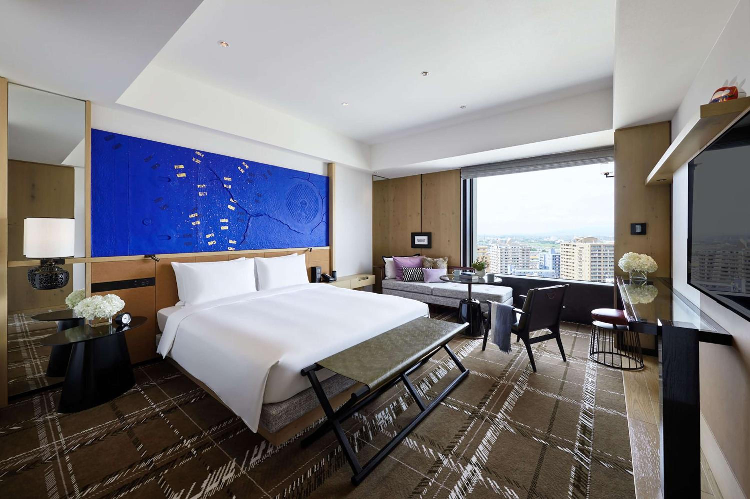 Deluxe King Room - Photo 1