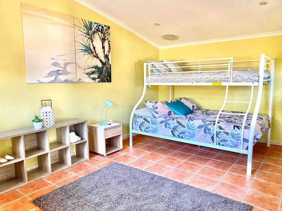 Four-Bedroom House photo 1