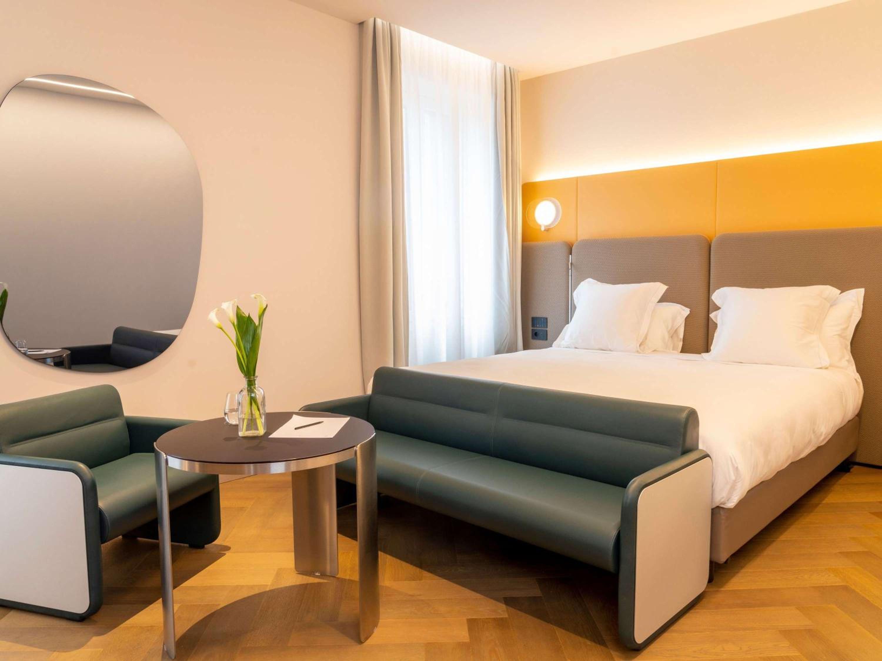 Deluxe Queen Room with Bay View - Photo 1