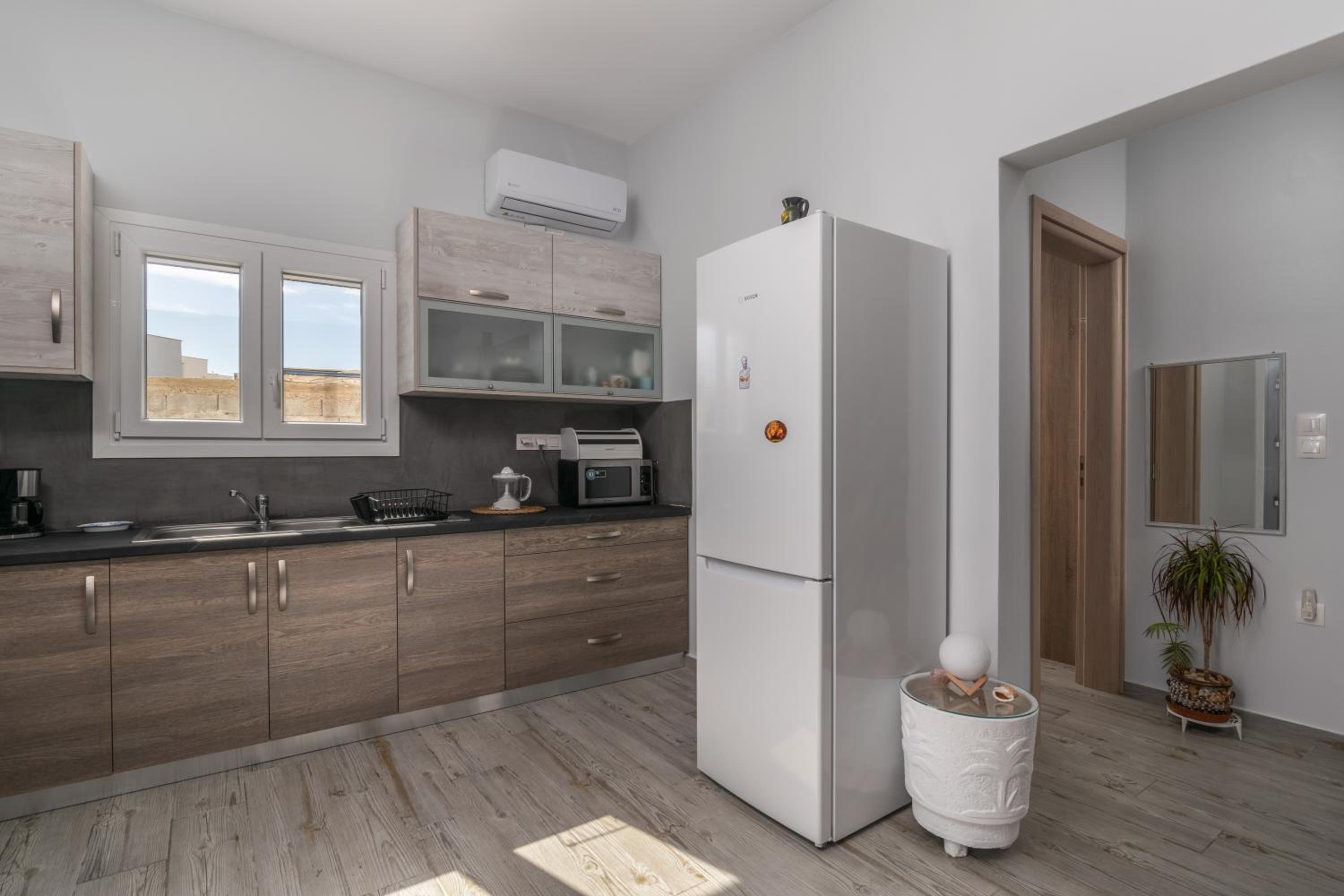 Apartment - Ground Floor - Photo 2