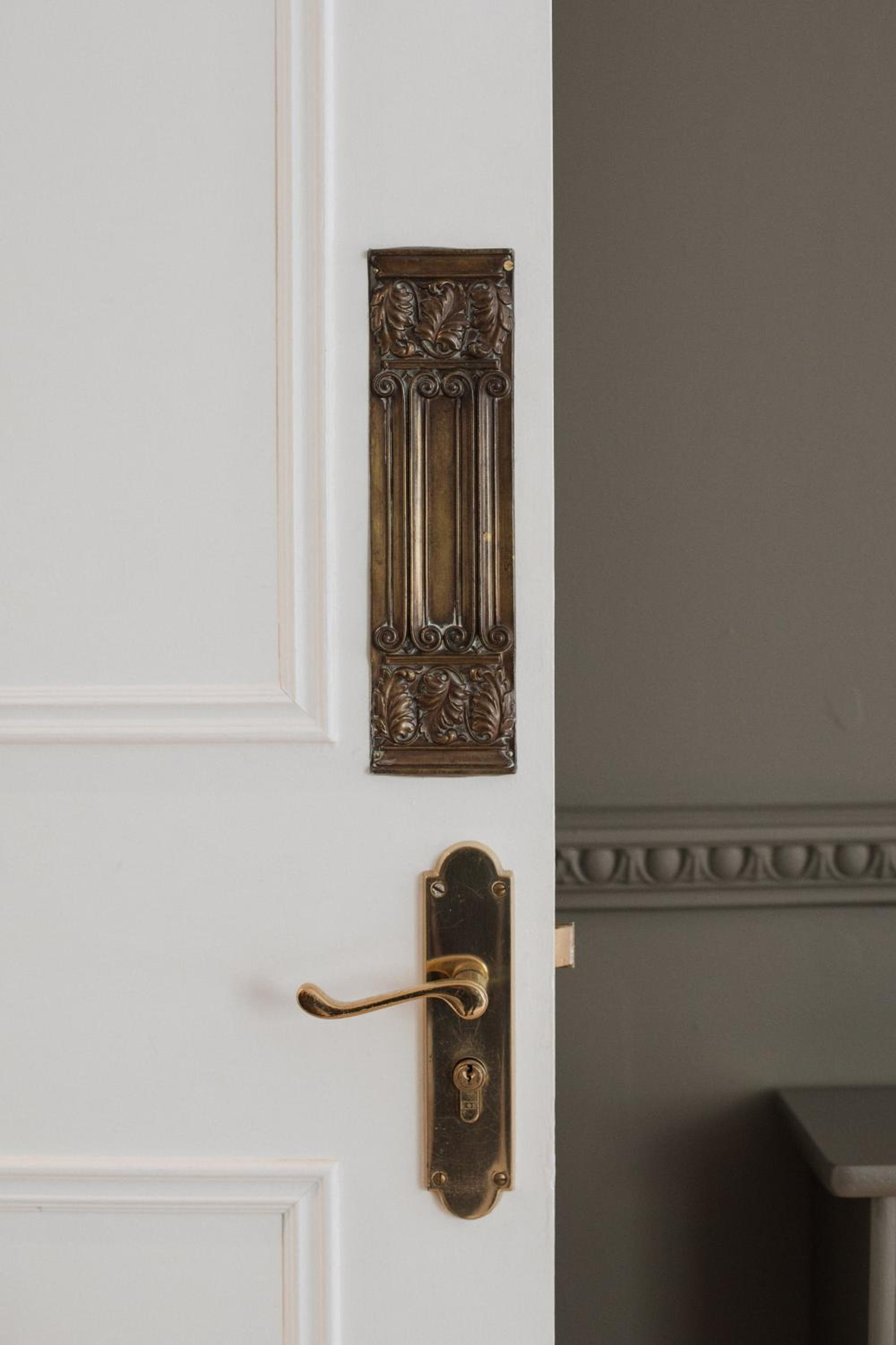 Deluxe King Room - Photo 4