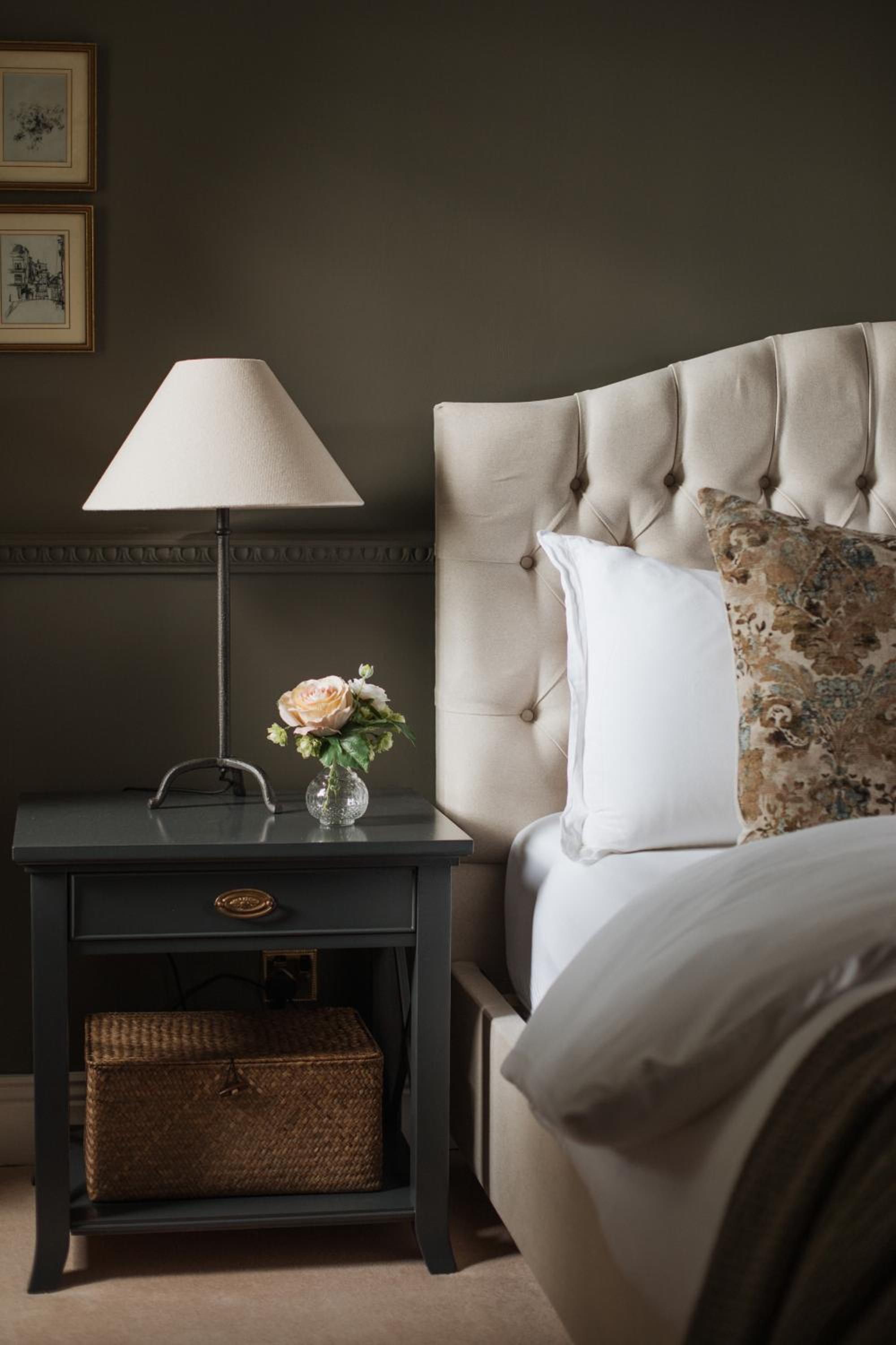 Deluxe King Room - Photo 2