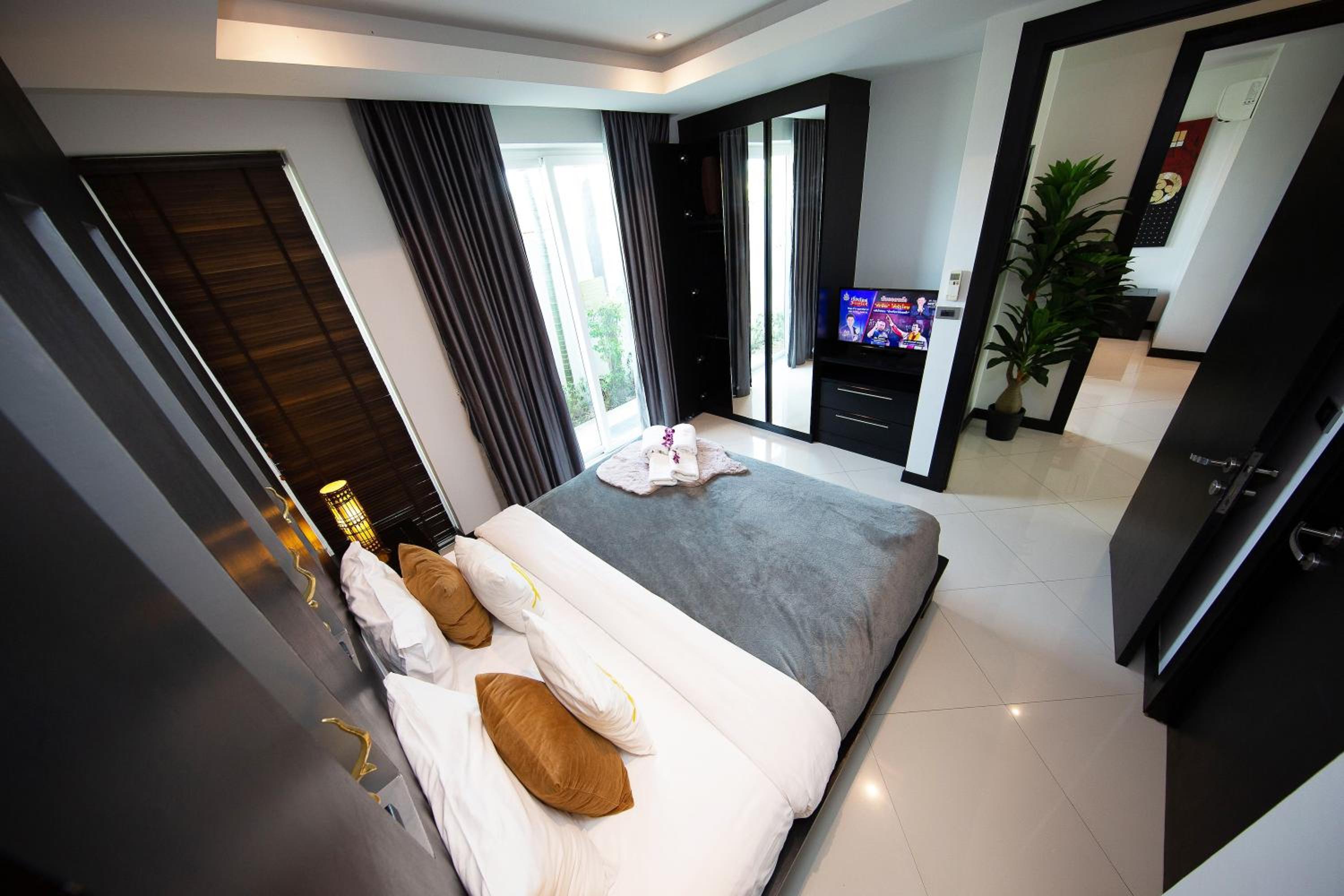 Villa photo 3