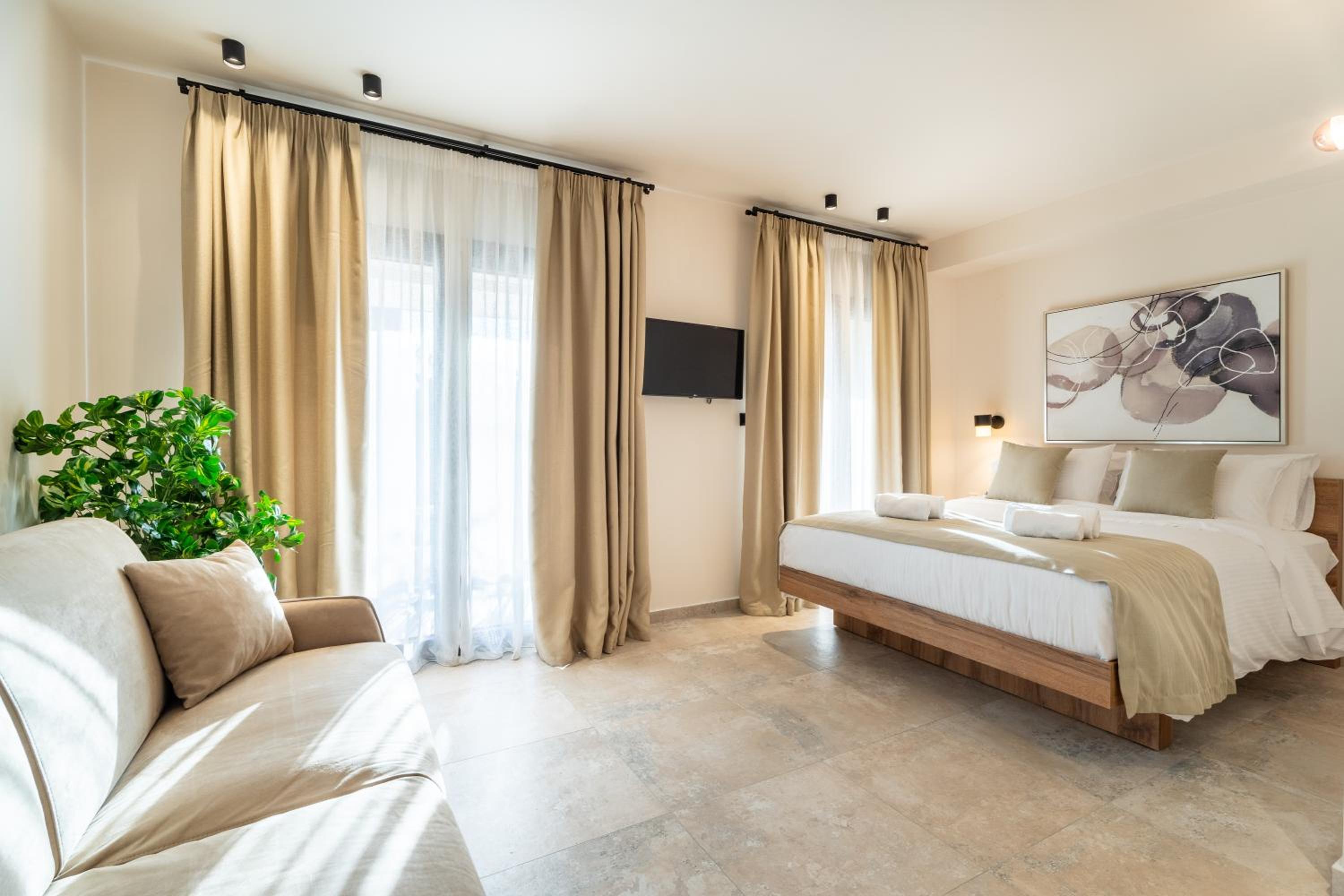 Deluxe Triple Room