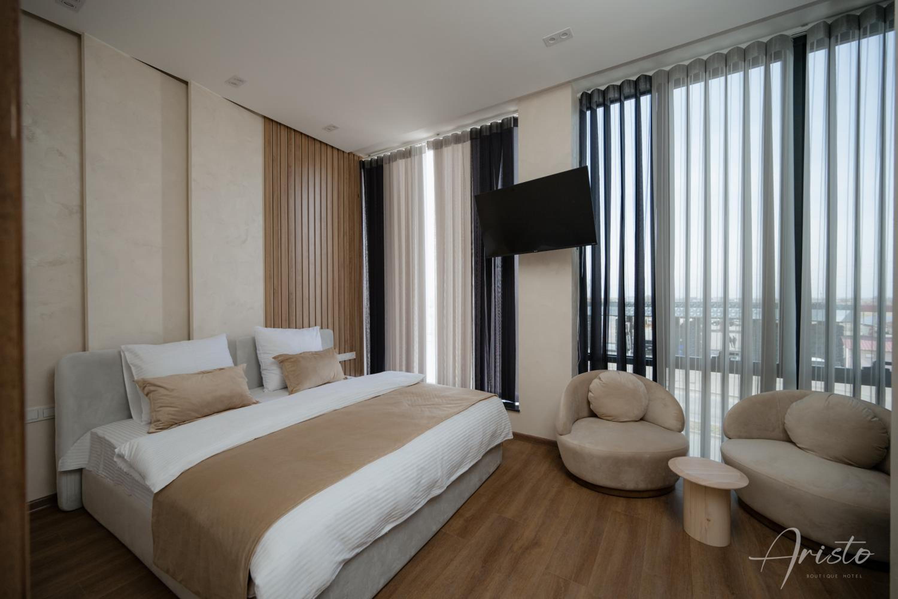 King Room with Mountain View photo 1