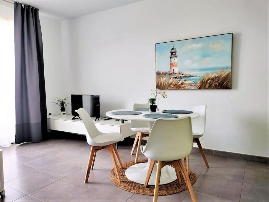 One-Bedroom Apartment photo 3