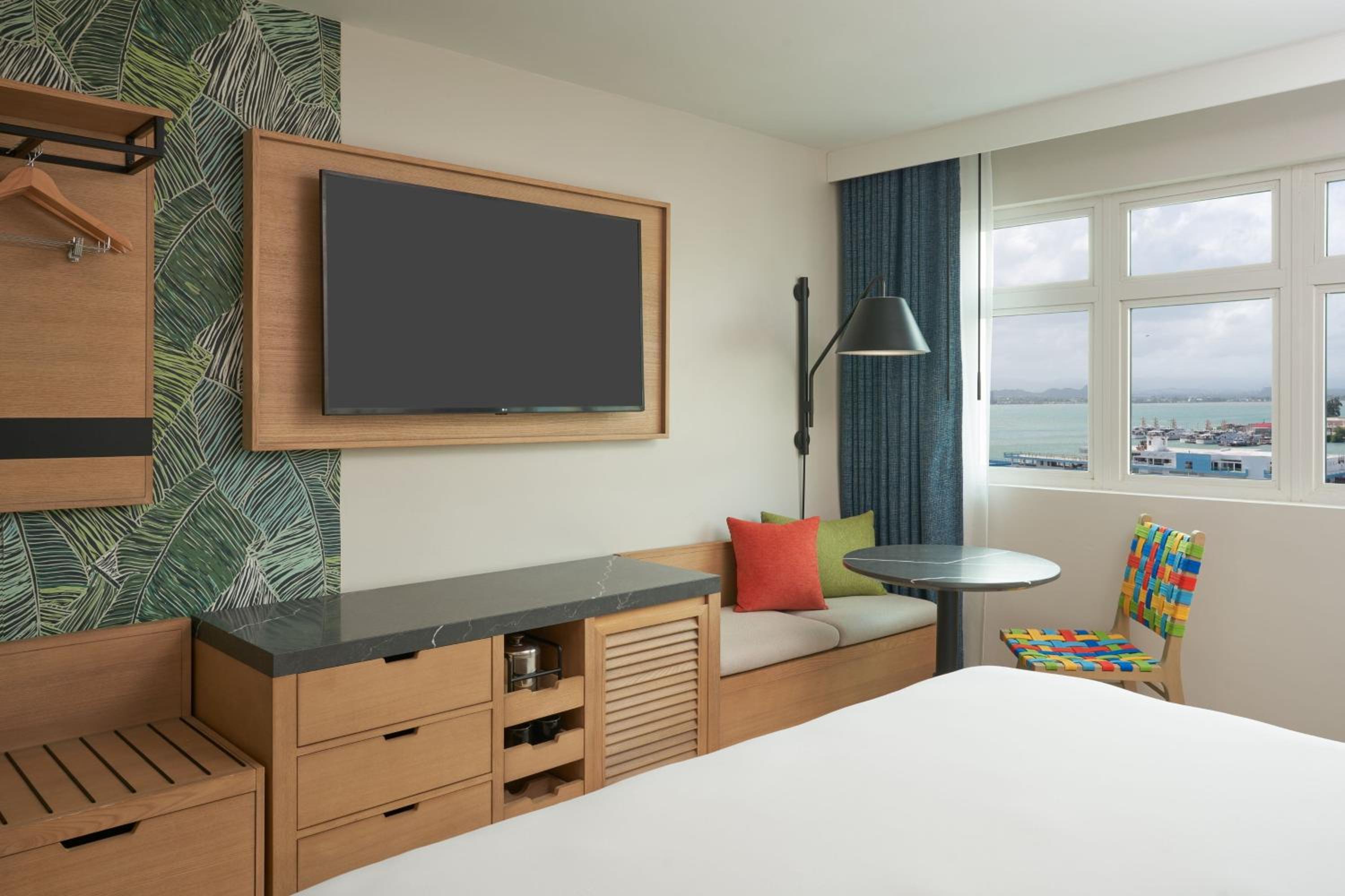 King Room with Bay View - Photo 3