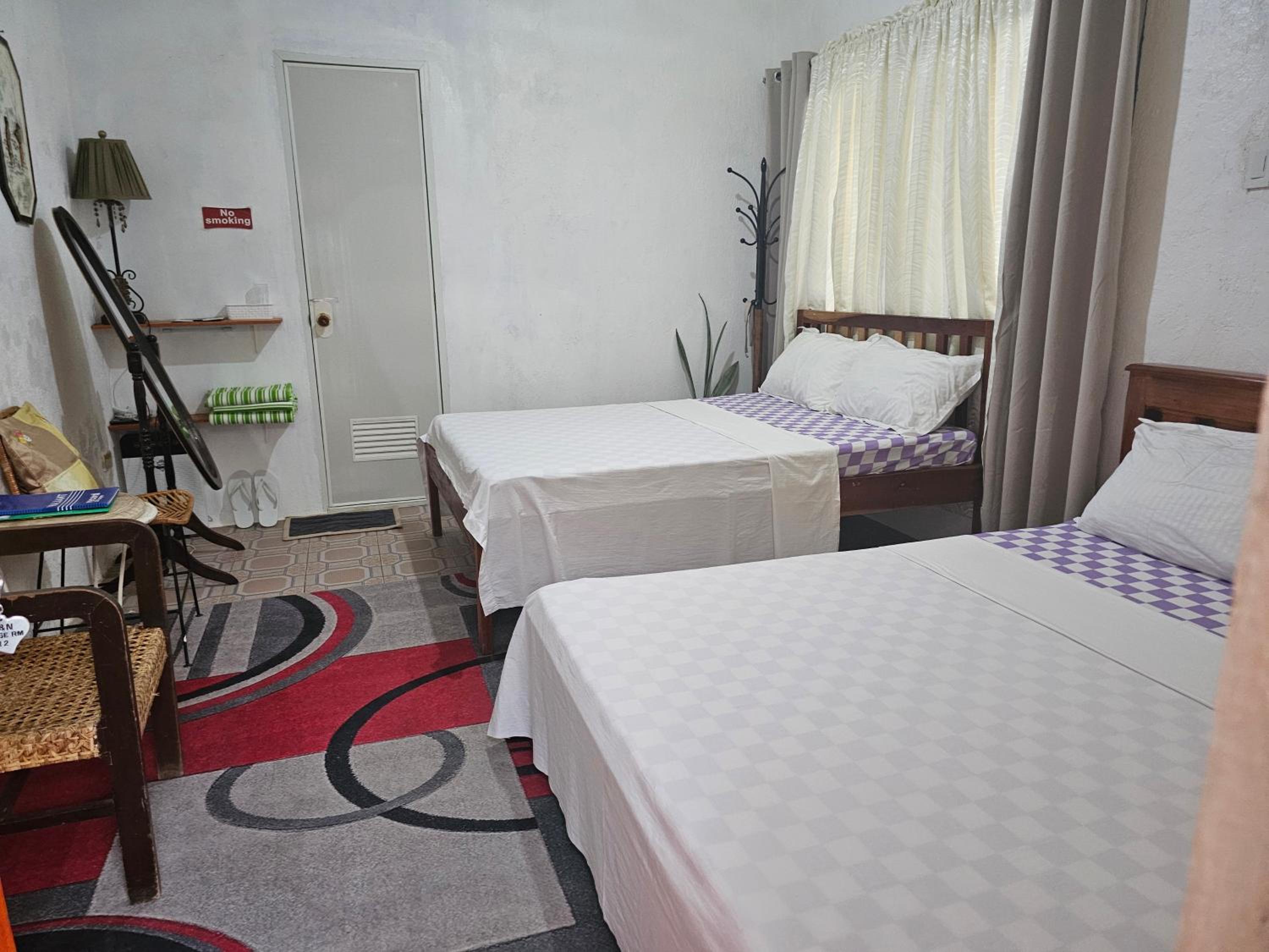 Deluxe Double Room (2 Adults + 1 Child) - Photo 2
