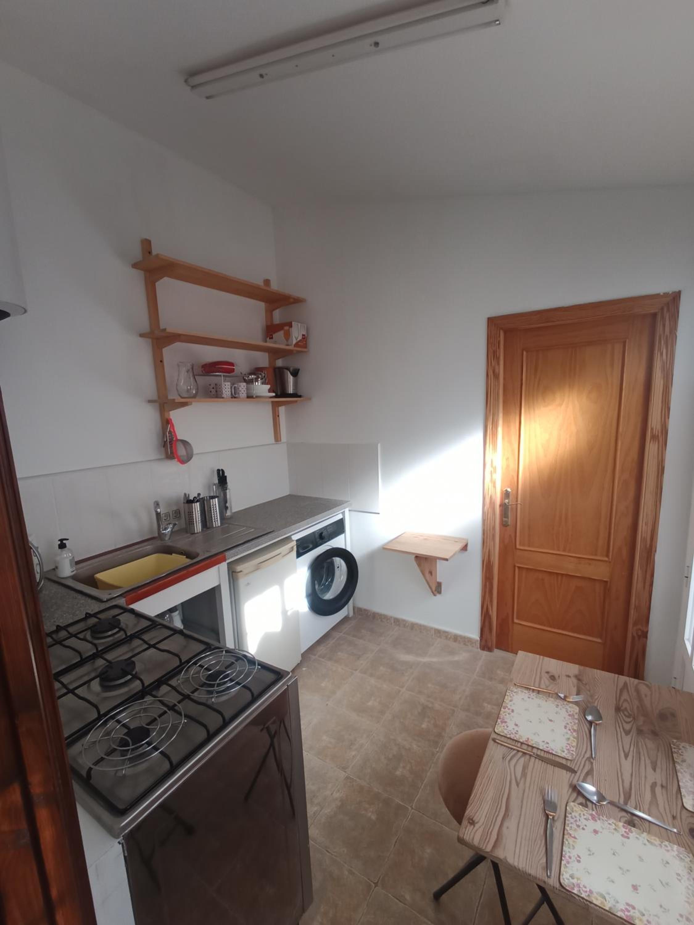 One-Bedroom House photo 2