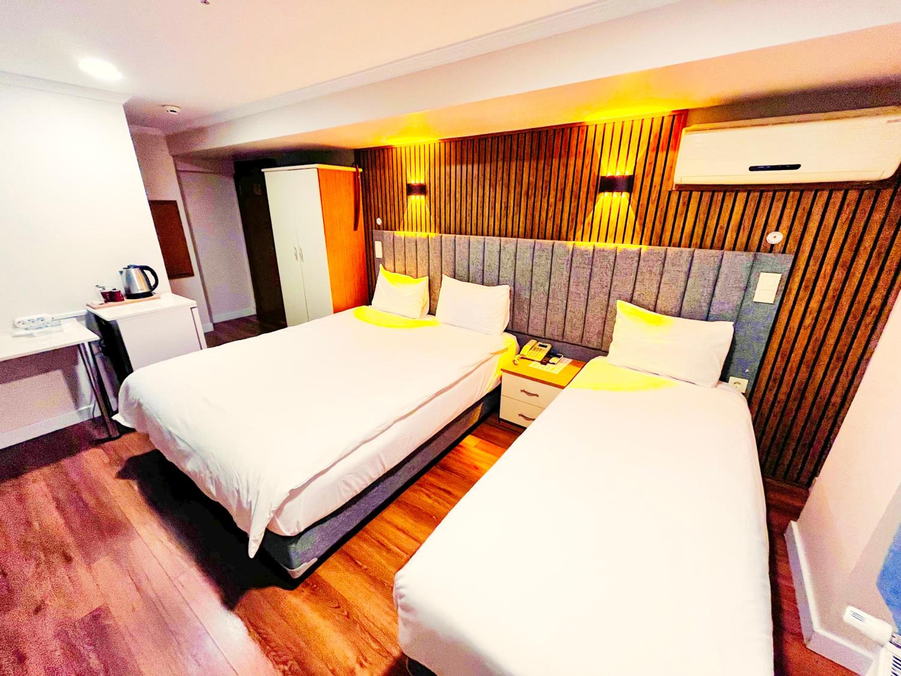 Classic Triple Room photo 1