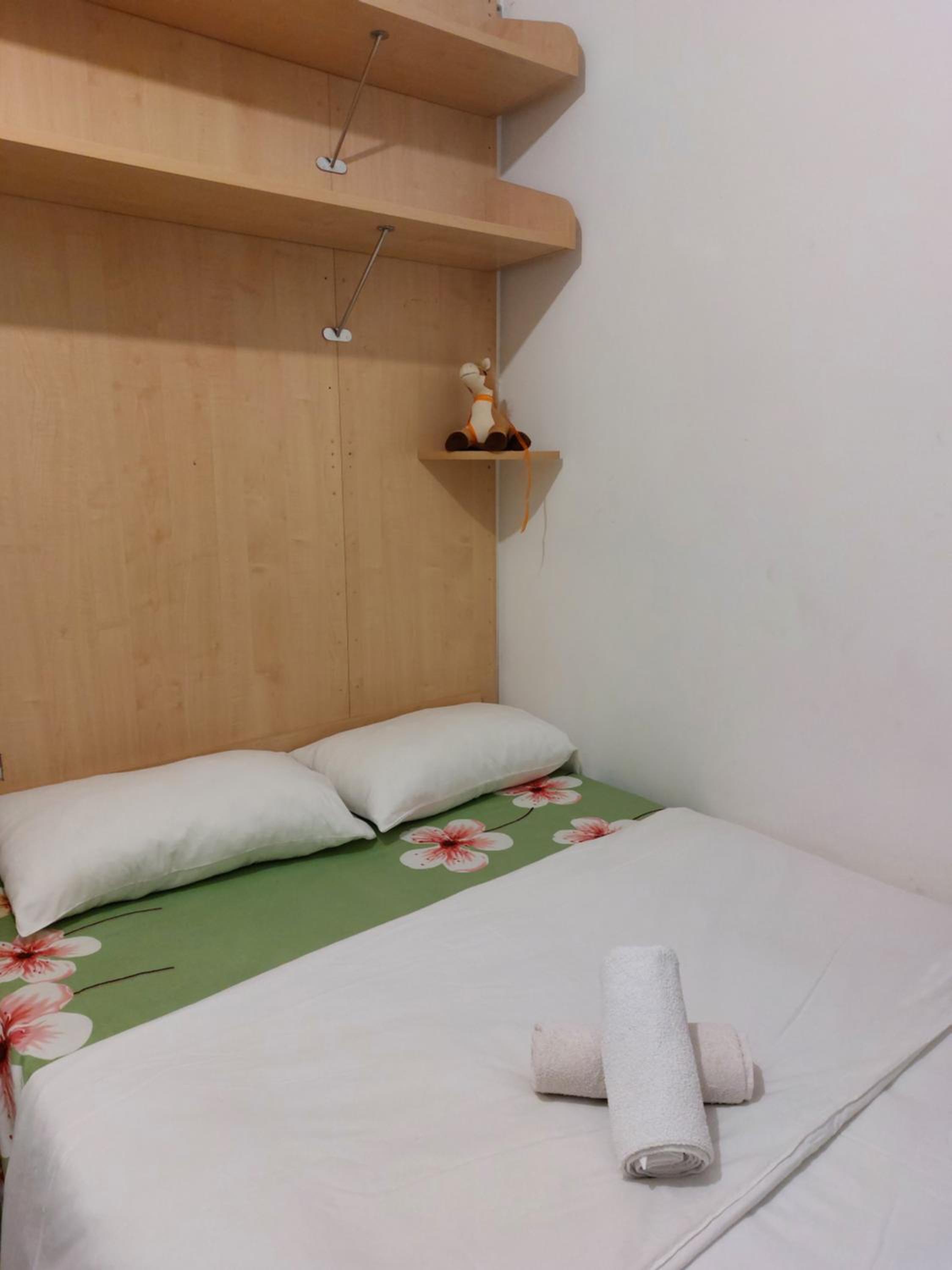 Apartment With Shared Bathroom