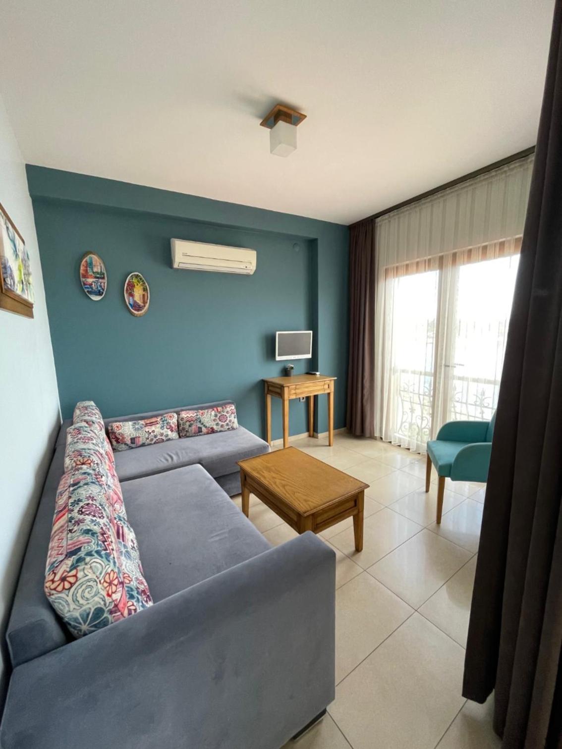 Apartment with Sea View photo 2