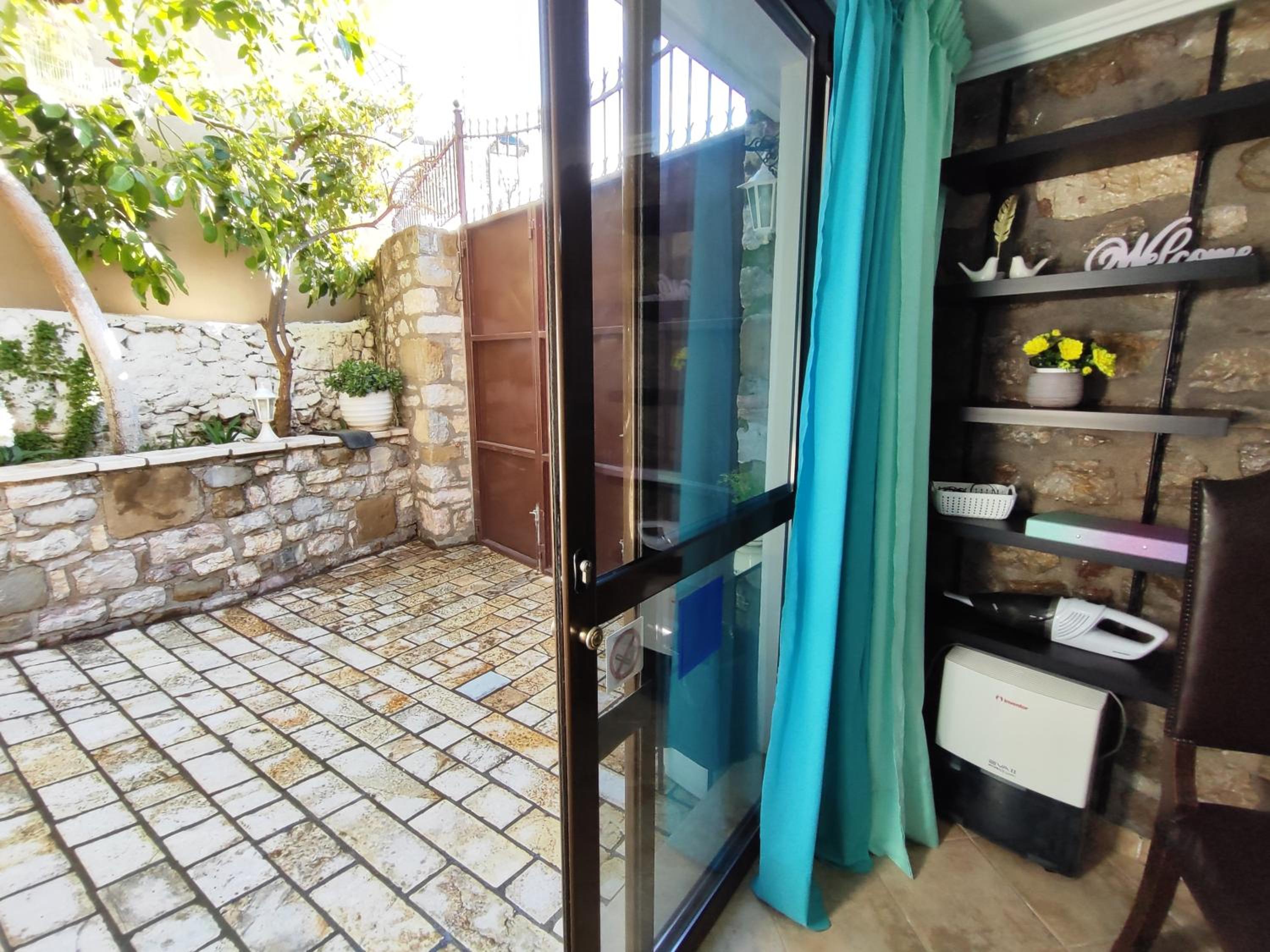 Apartment - Ground Floor photo 2