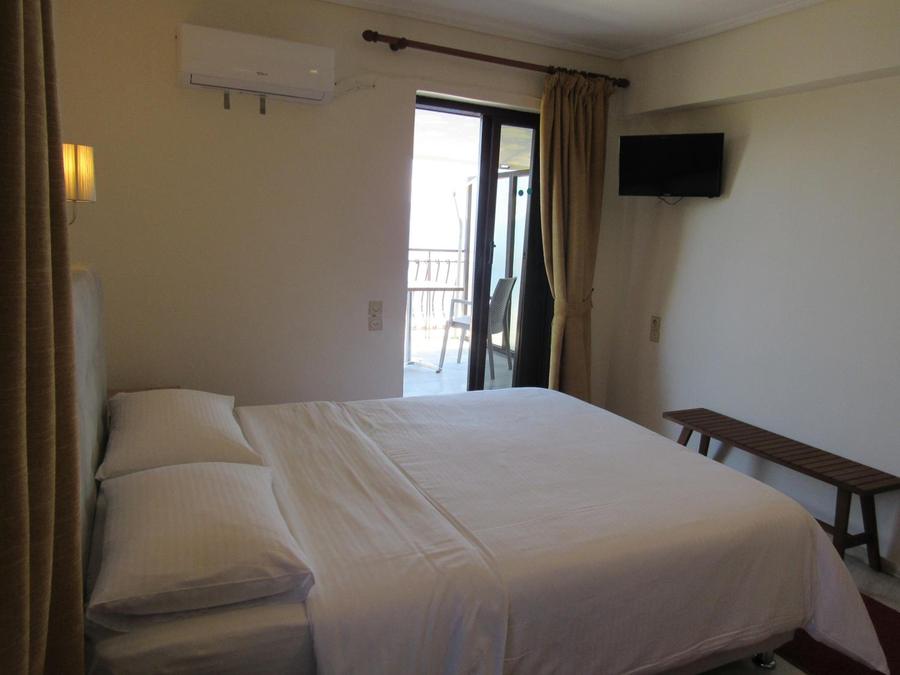 Double Room with Balcony and Sea View photo 2