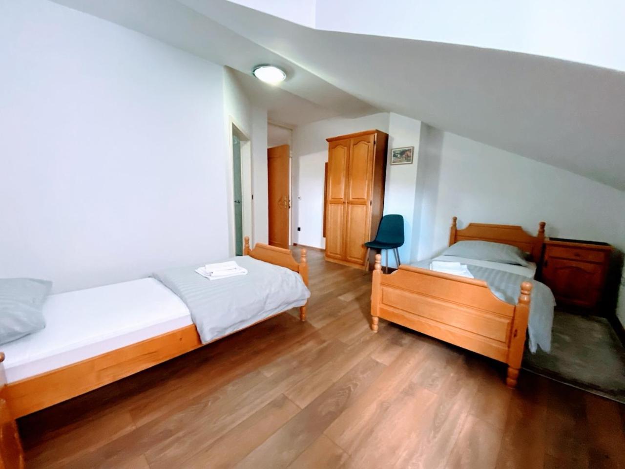 Standard Twin Room photo 2