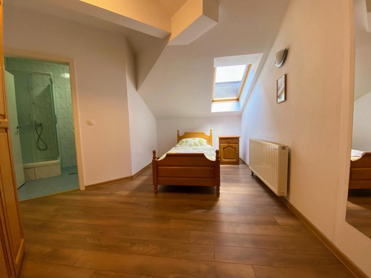 Single Room photo 2