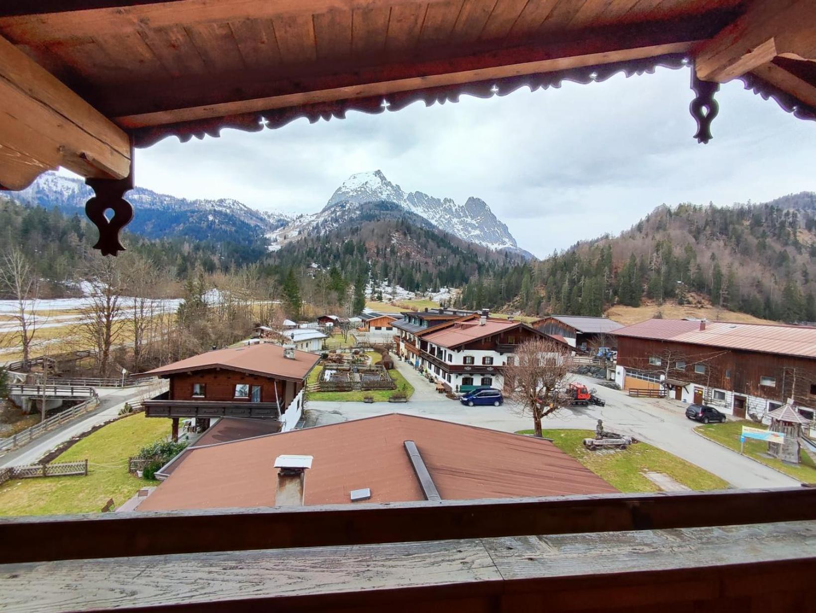 Studio With Mountain View photo 3